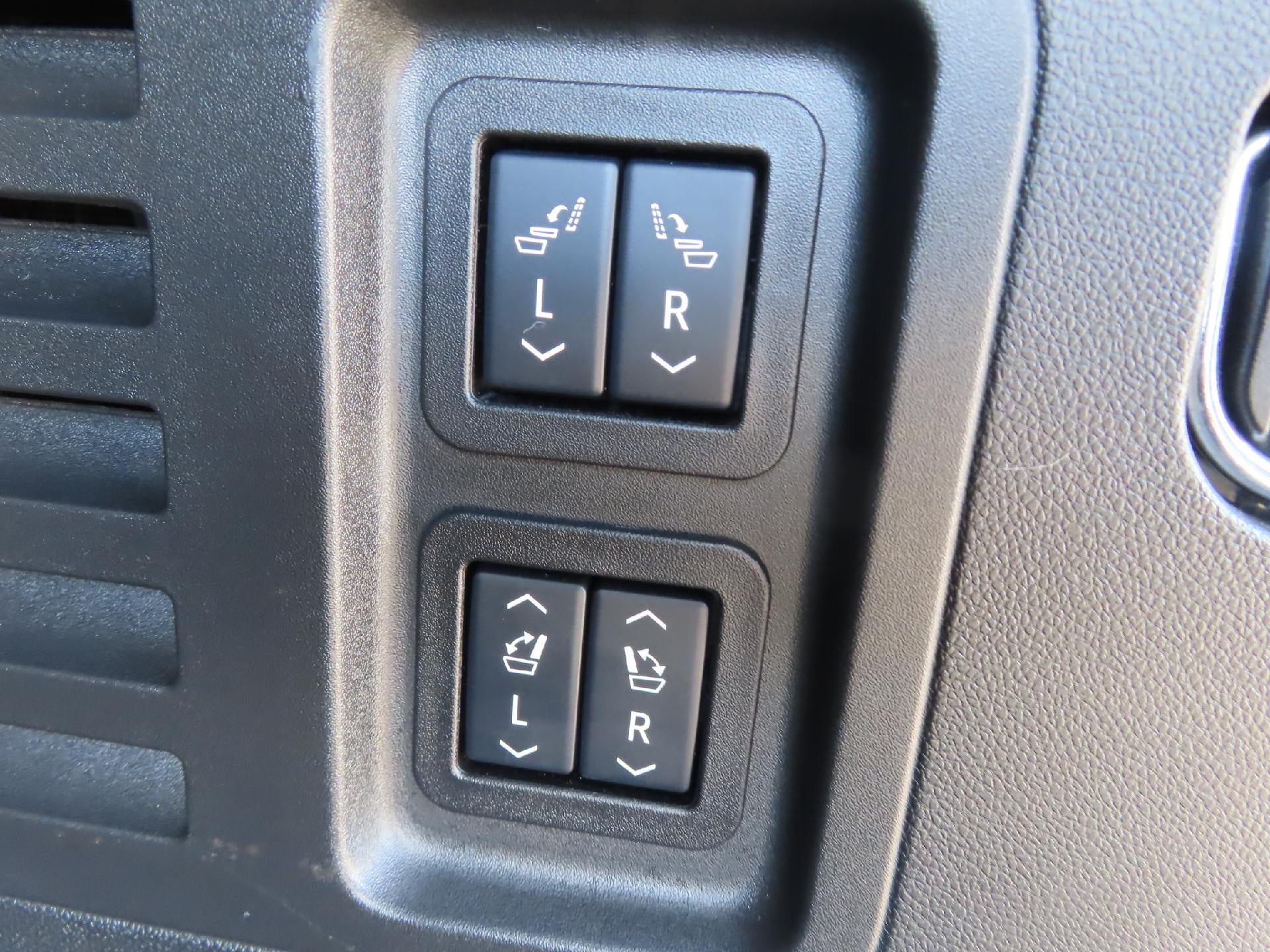 2025 Chevrolet Traverse High Country - Photo 47
