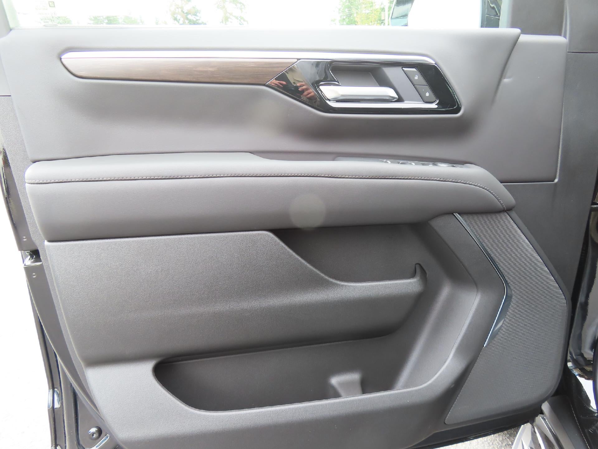 2026 Chevrolet Suburban LS 4WD