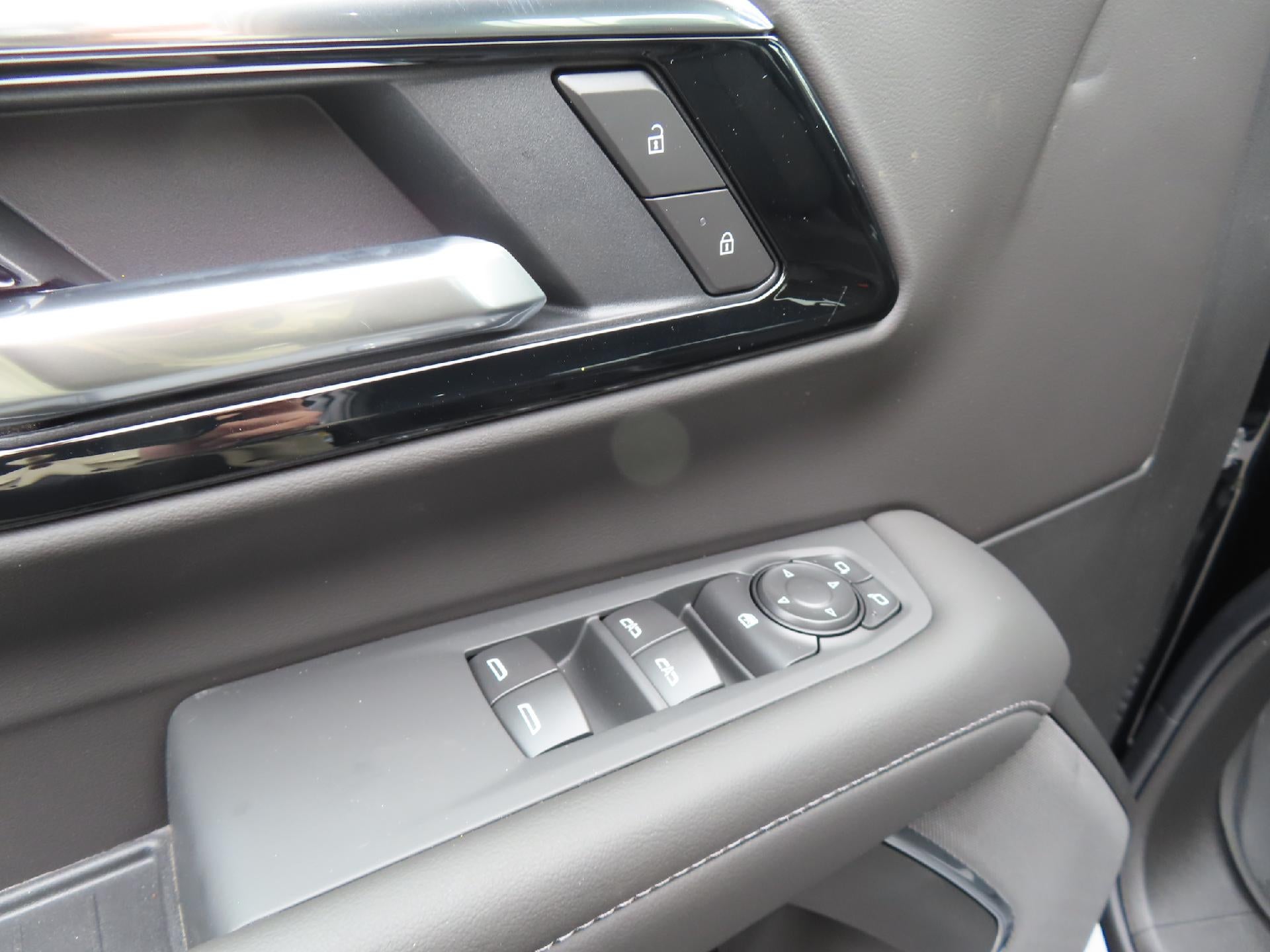 2026 Chevrolet Suburban LS 4WD