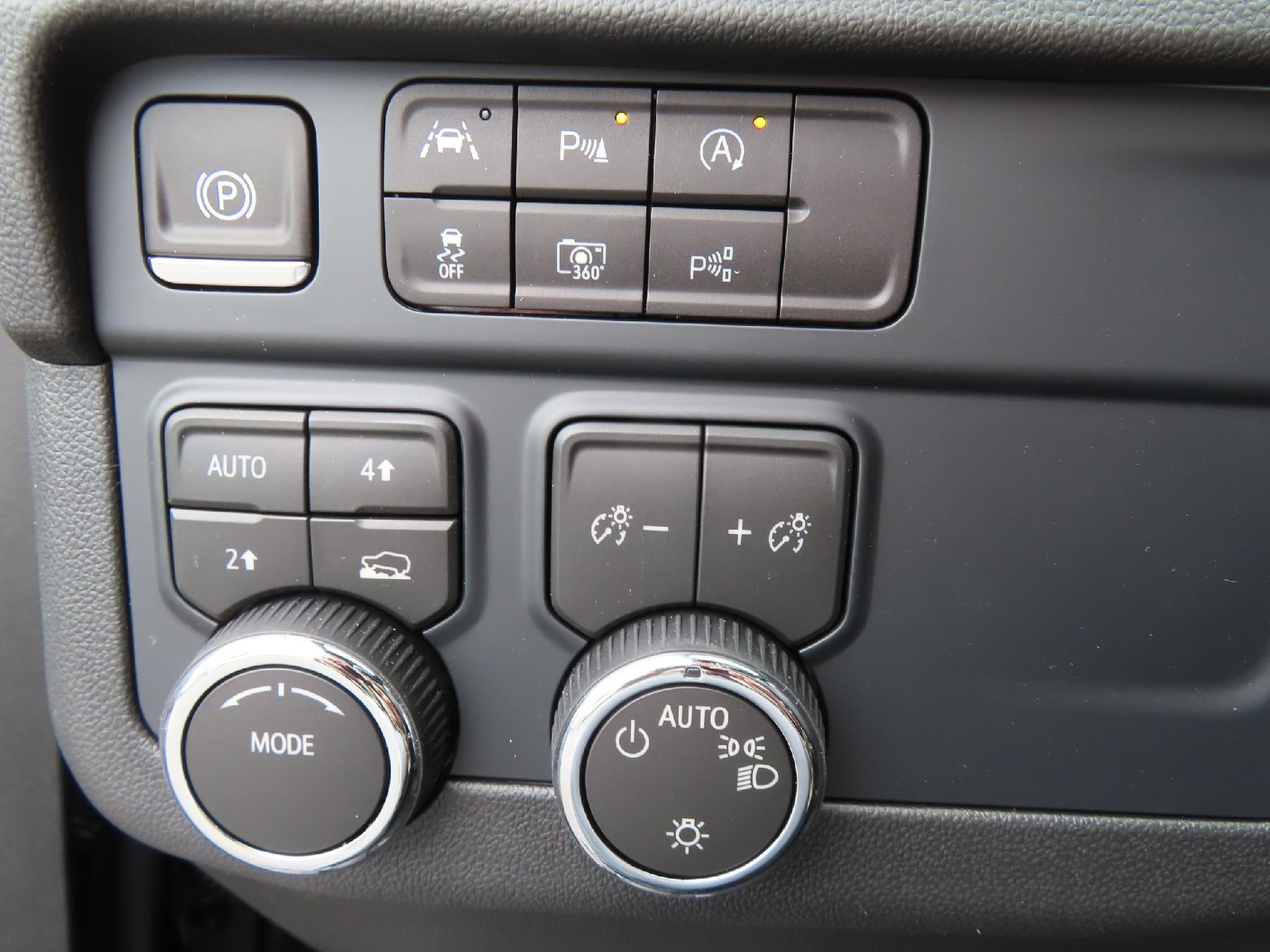 2026 Chevrolet Suburban LS 4WD