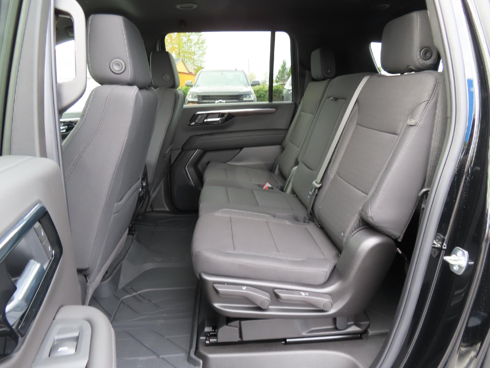 2026 Chevrolet Suburban LS 4WD