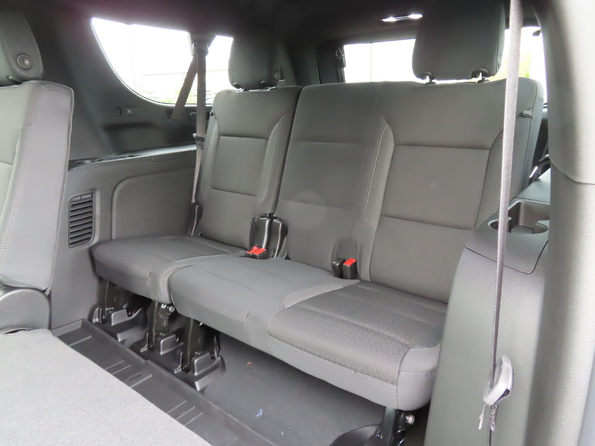 2026 Chevrolet Suburban LS 4WD