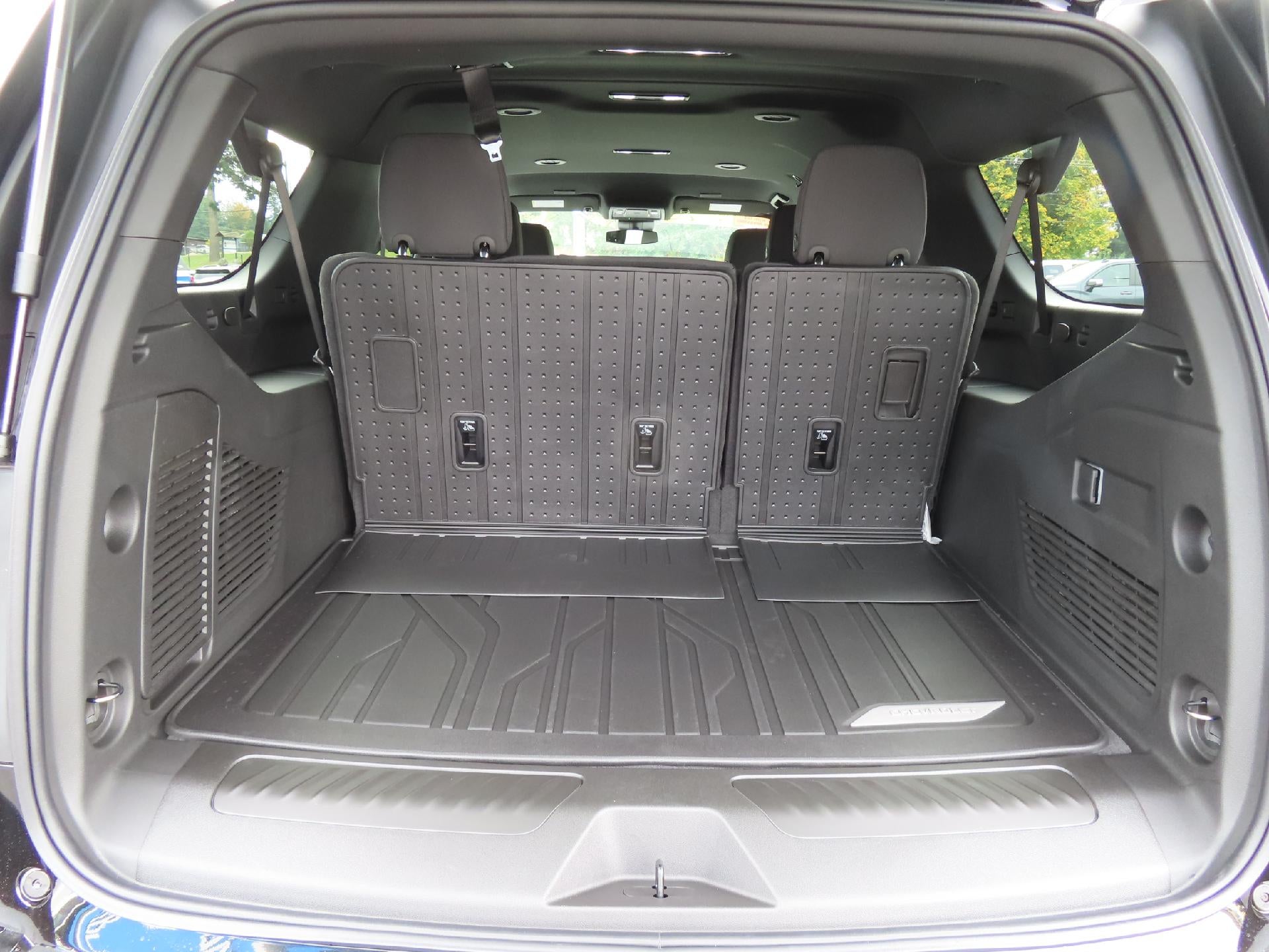 2026 Chevrolet Suburban LS 4WD