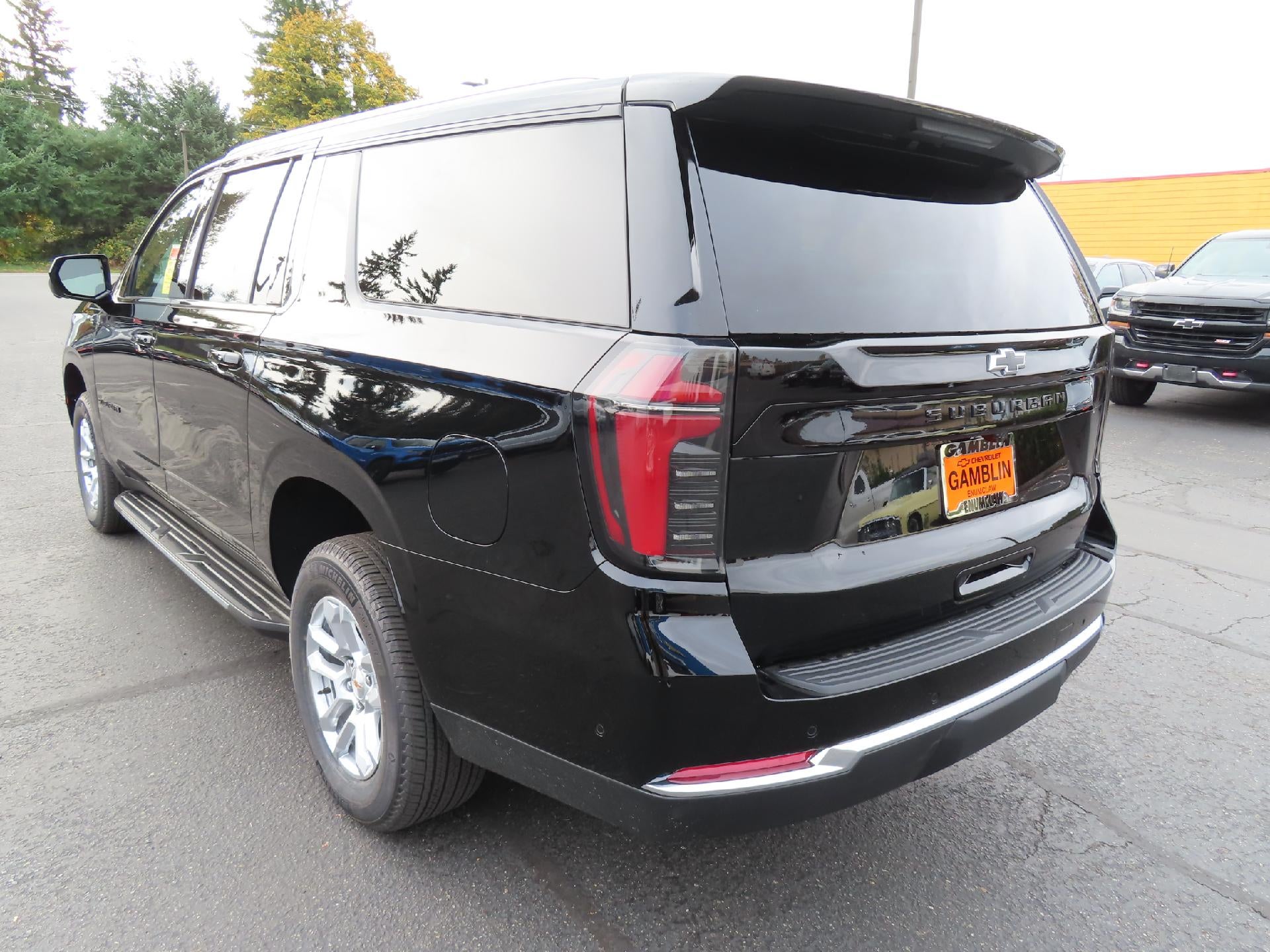 2026 Chevrolet Suburban LS 4WD