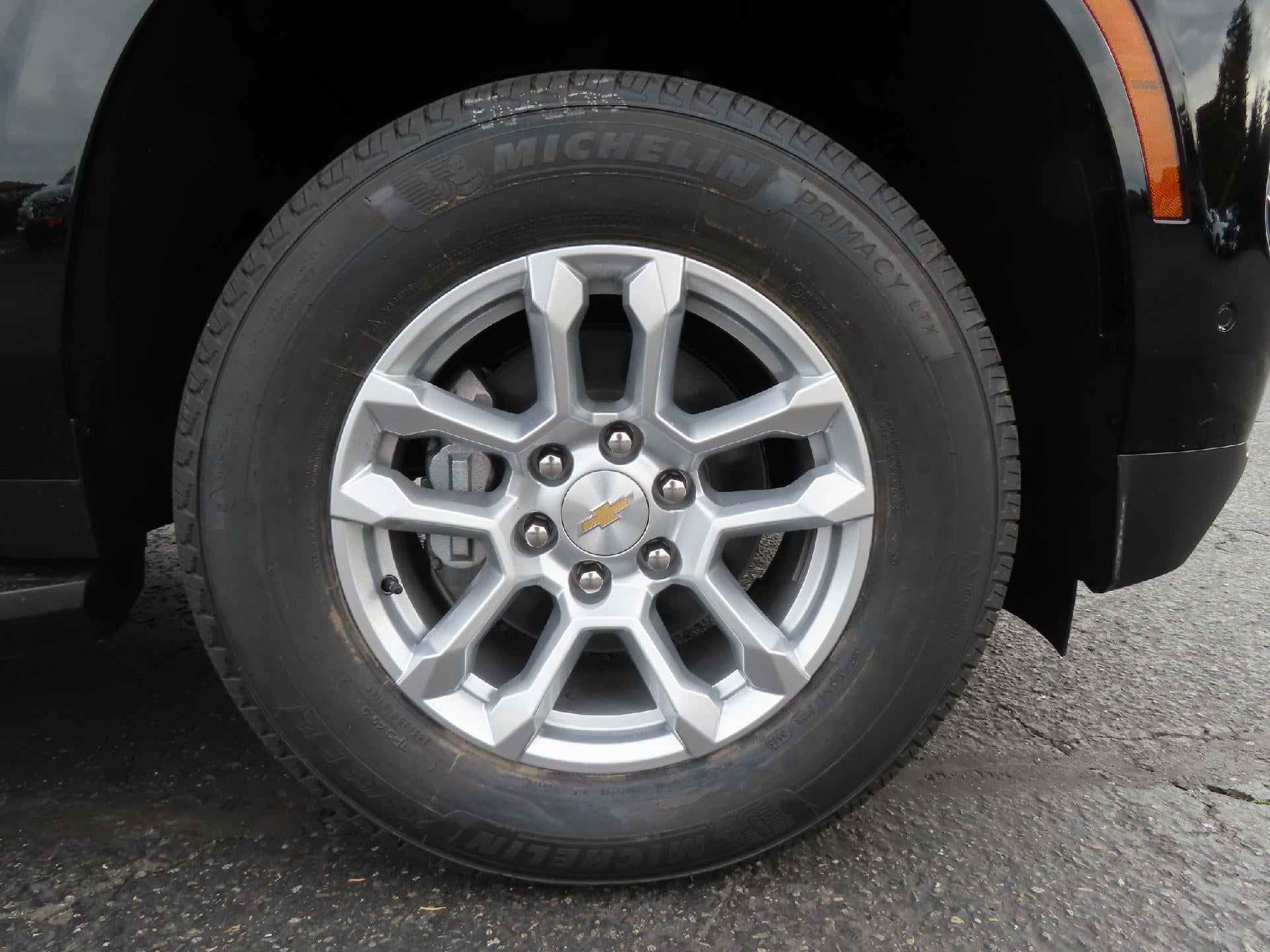 2026 Chevrolet Suburban LS 4WD