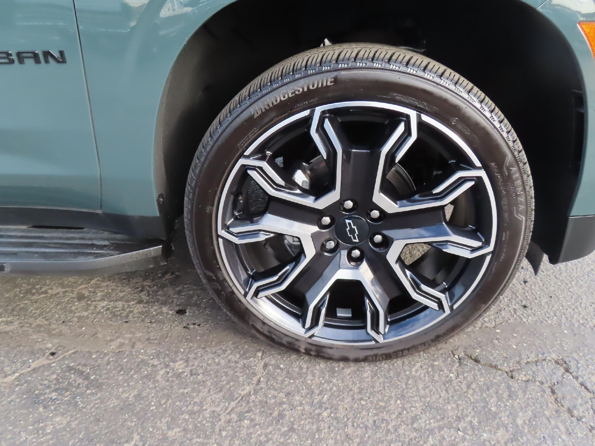 2025 Chevrolet Suburban RST