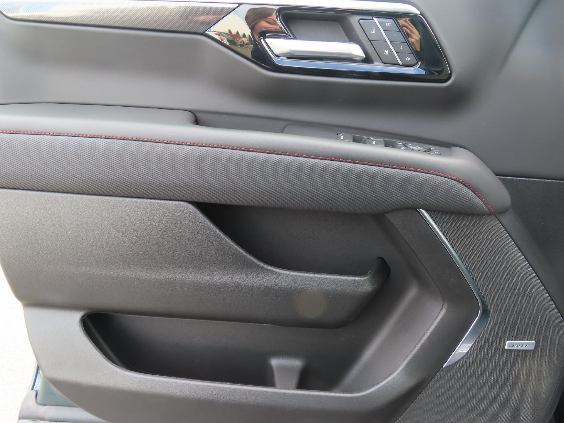 2025 Chevrolet Suburban RST