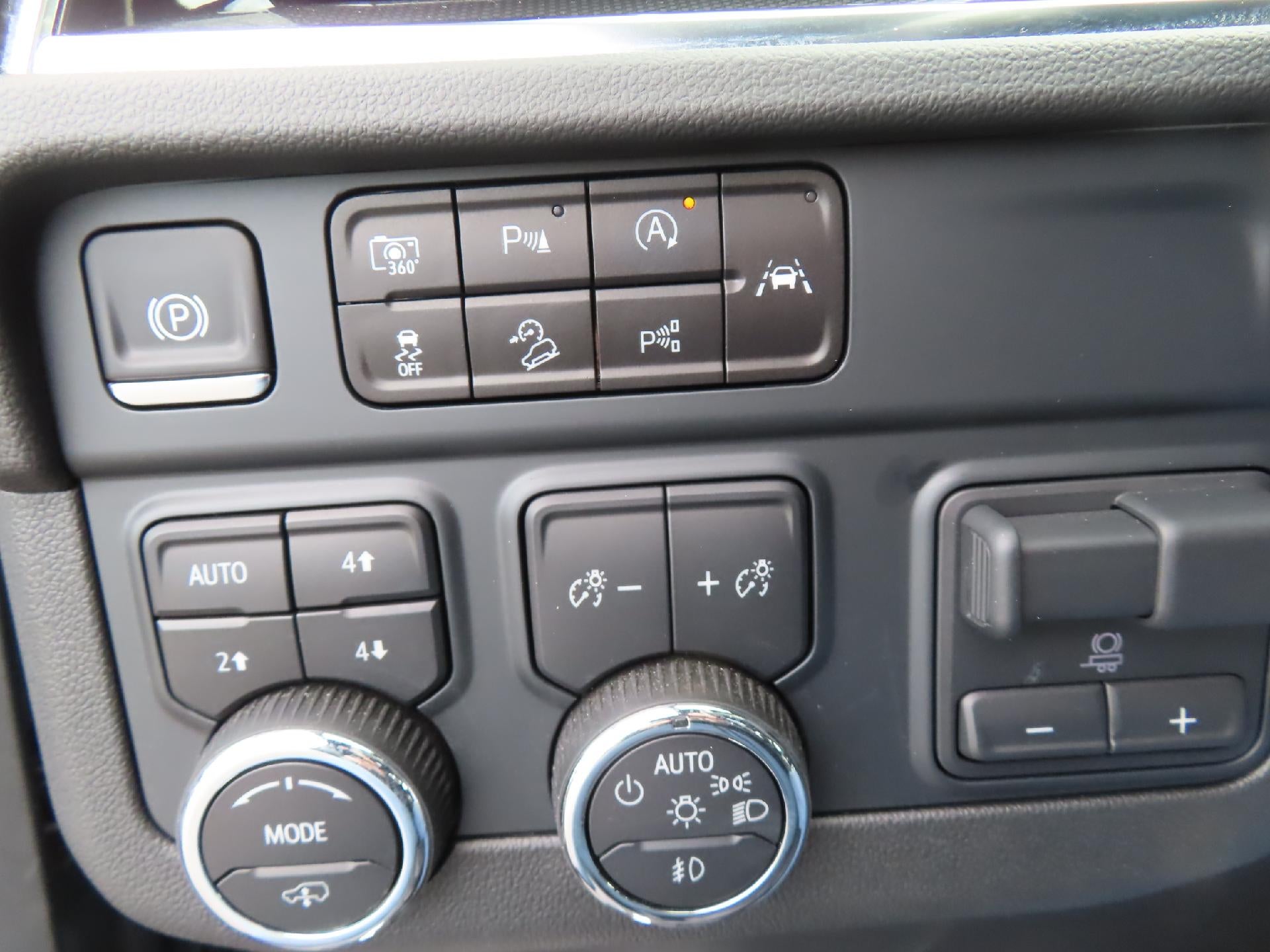 2025 Chevrolet Suburban RST