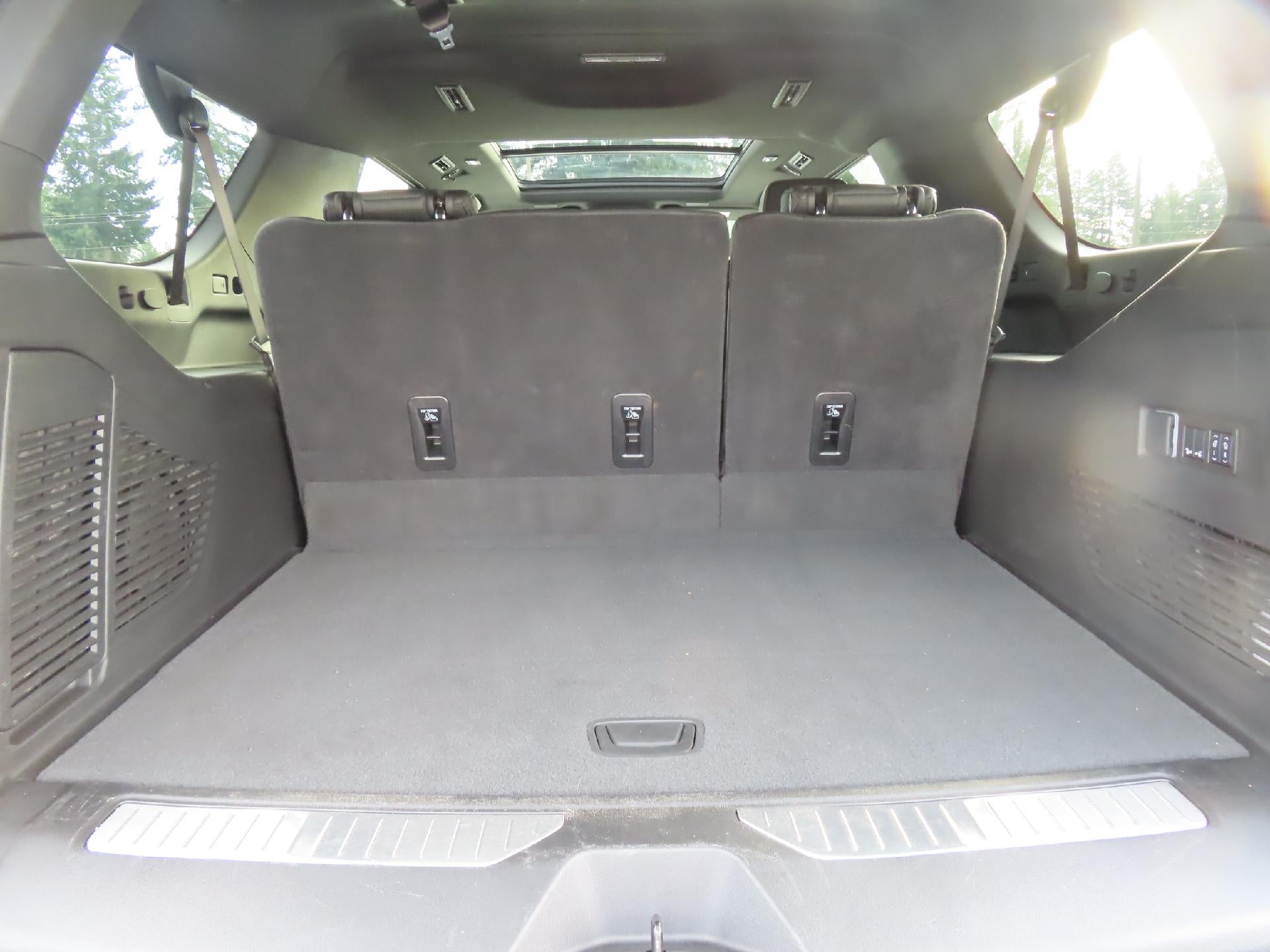 2025 Chevrolet Suburban RST