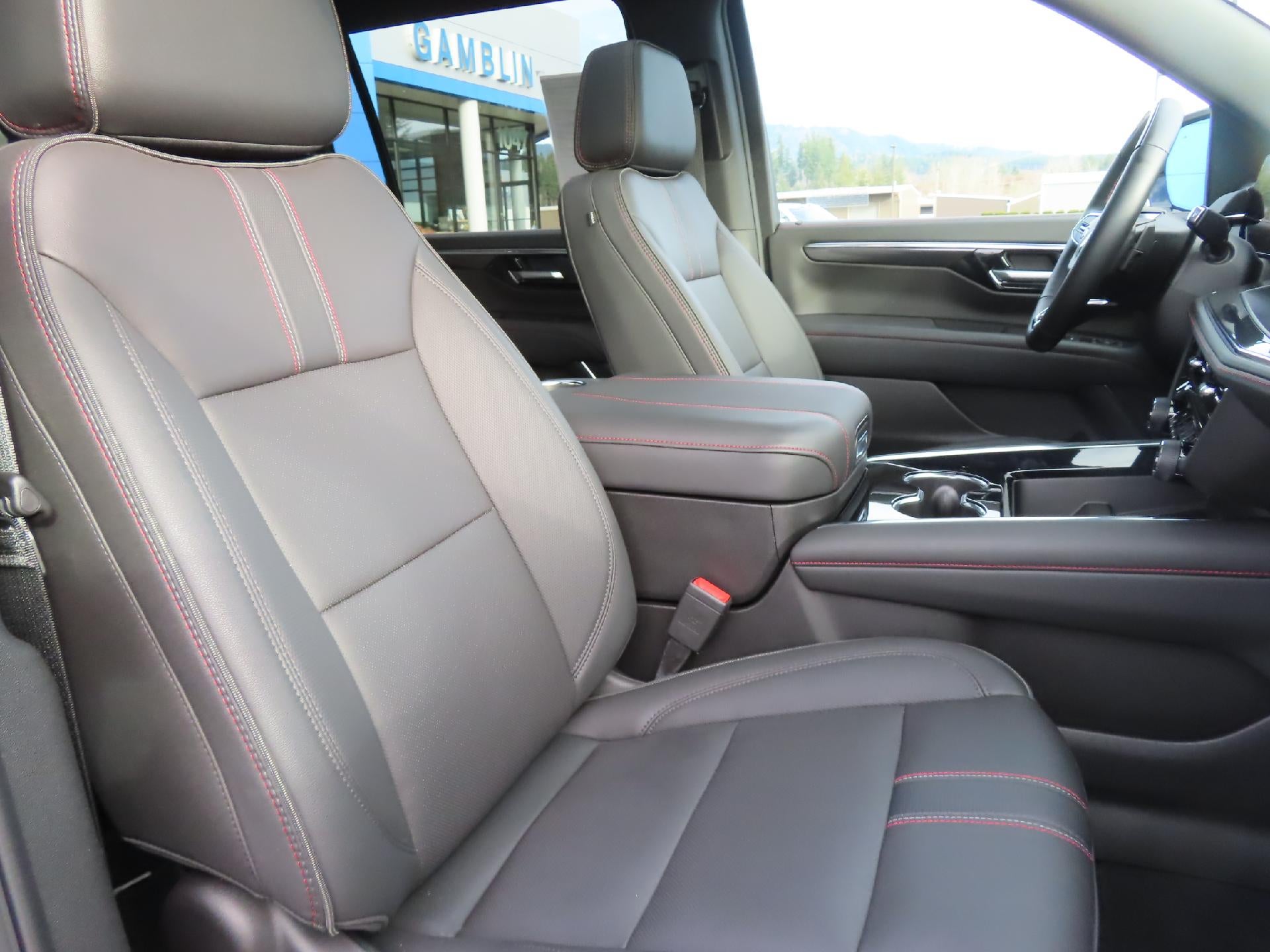 2025 Chevrolet Suburban RST