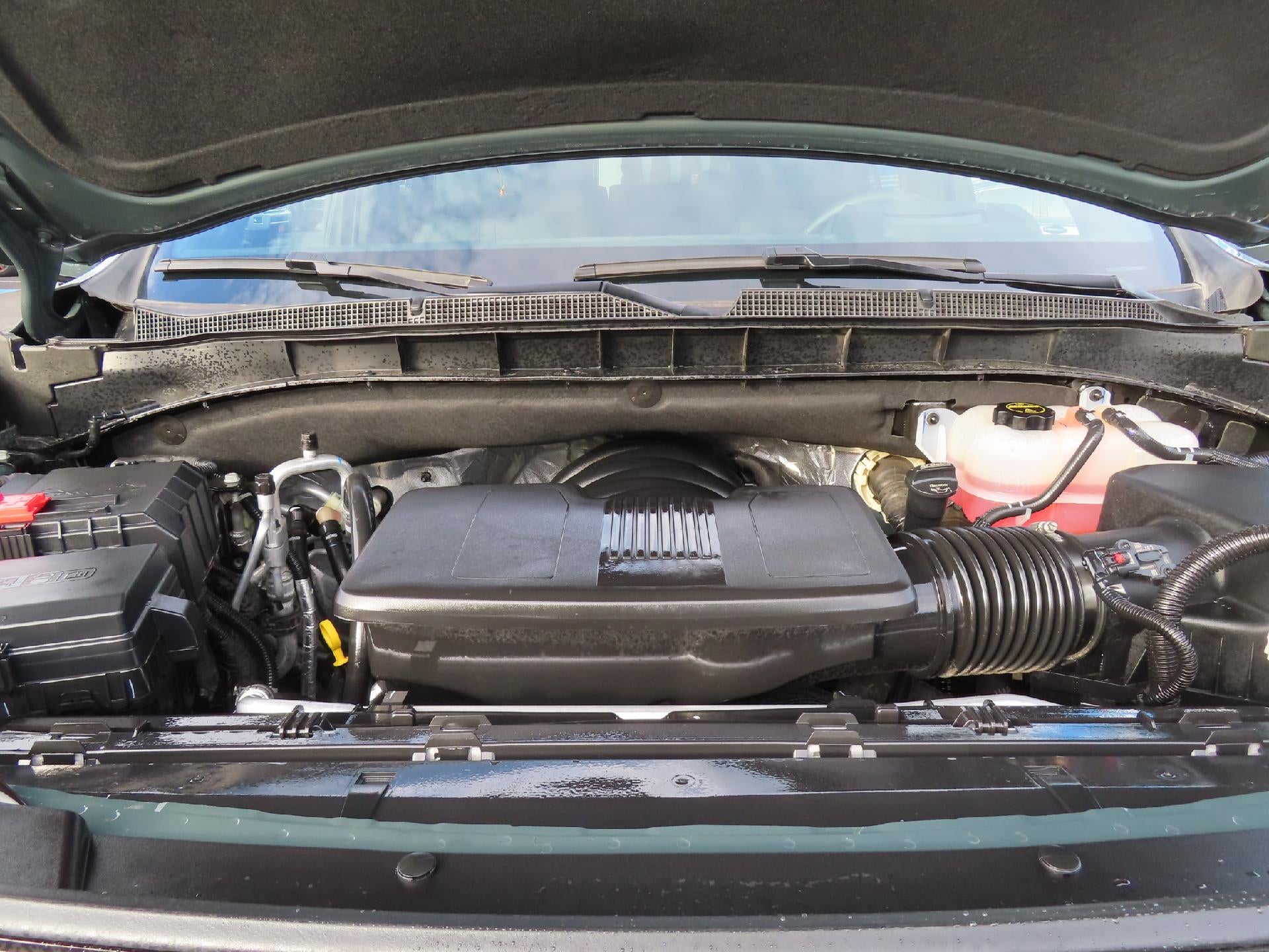 2025 Chevrolet Suburban RST