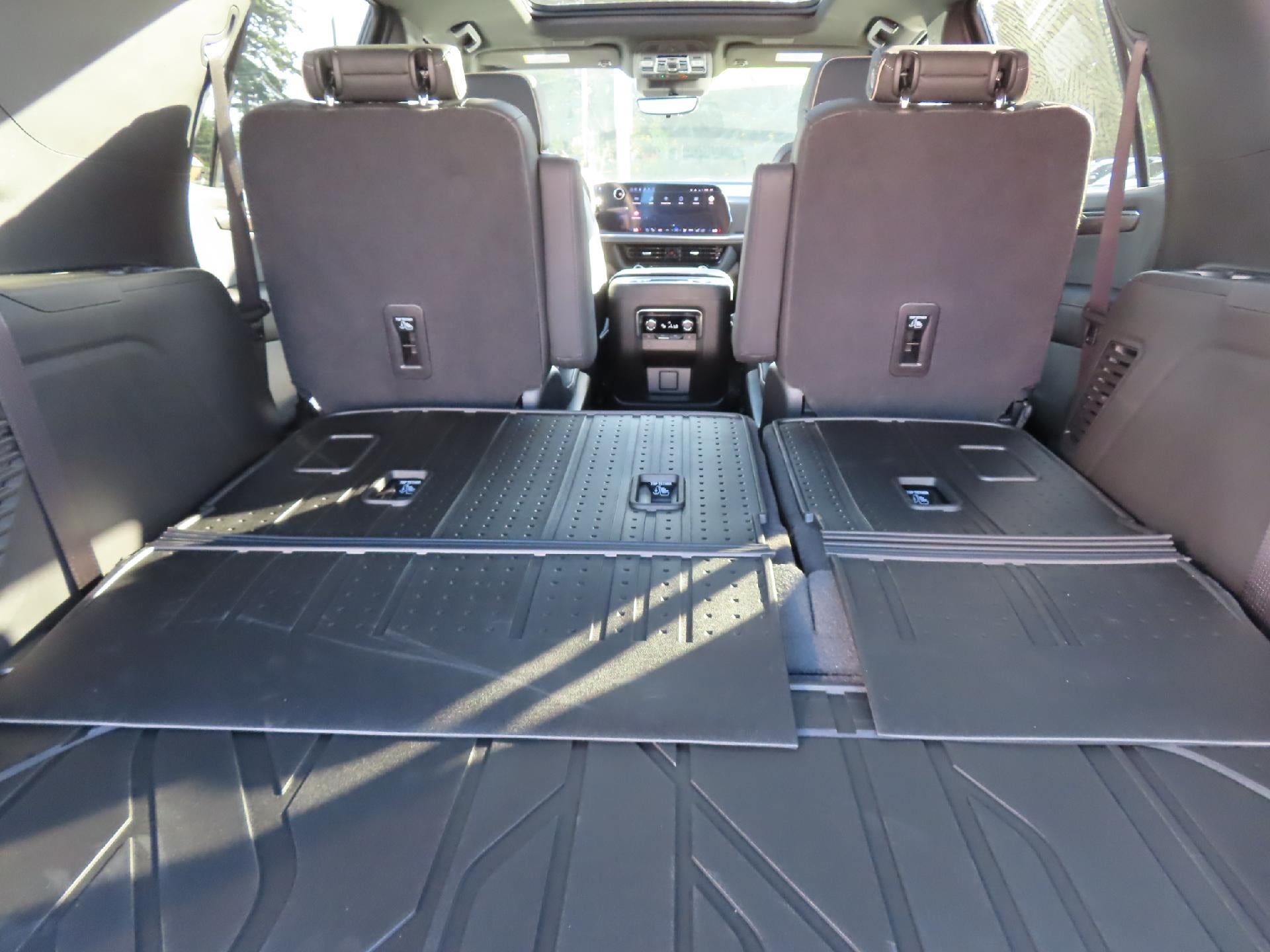2027 Chevrolet Tahoe Premier - Photo 43