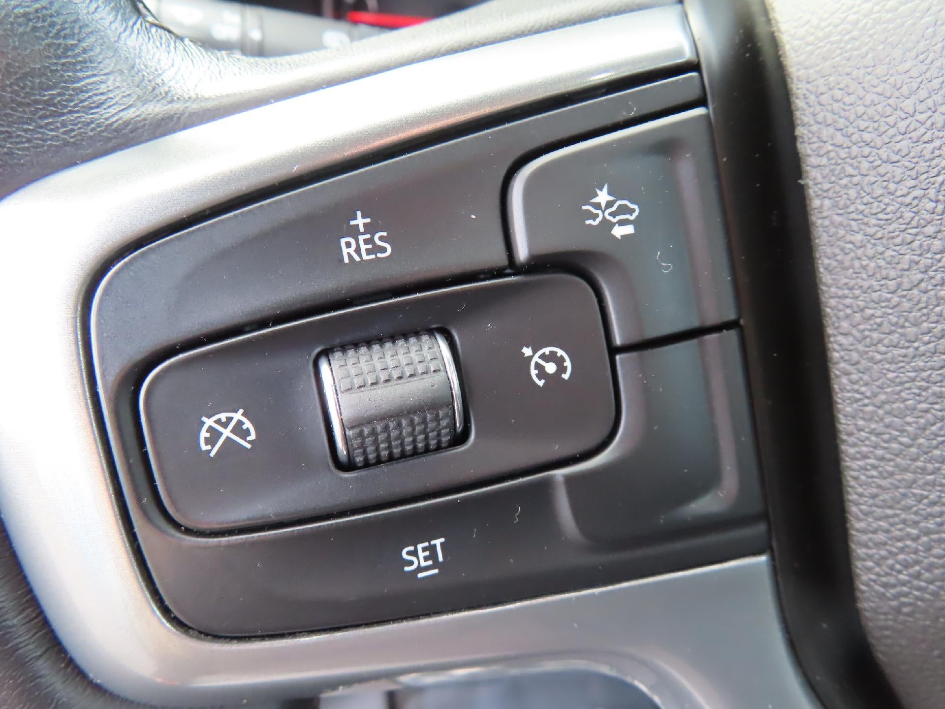 2023 Chevrolet Suburban LS