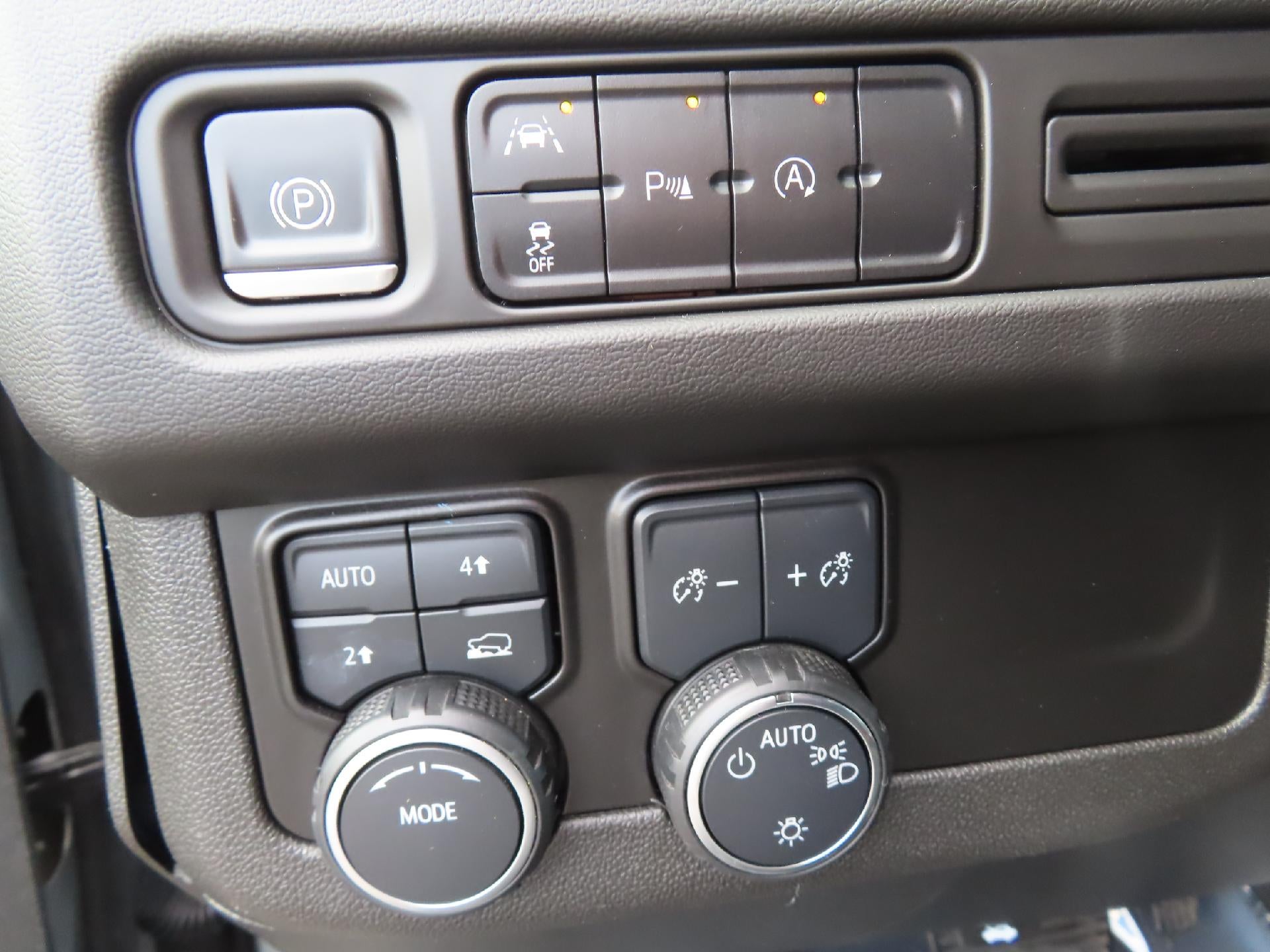 2023 Chevrolet Suburban LS