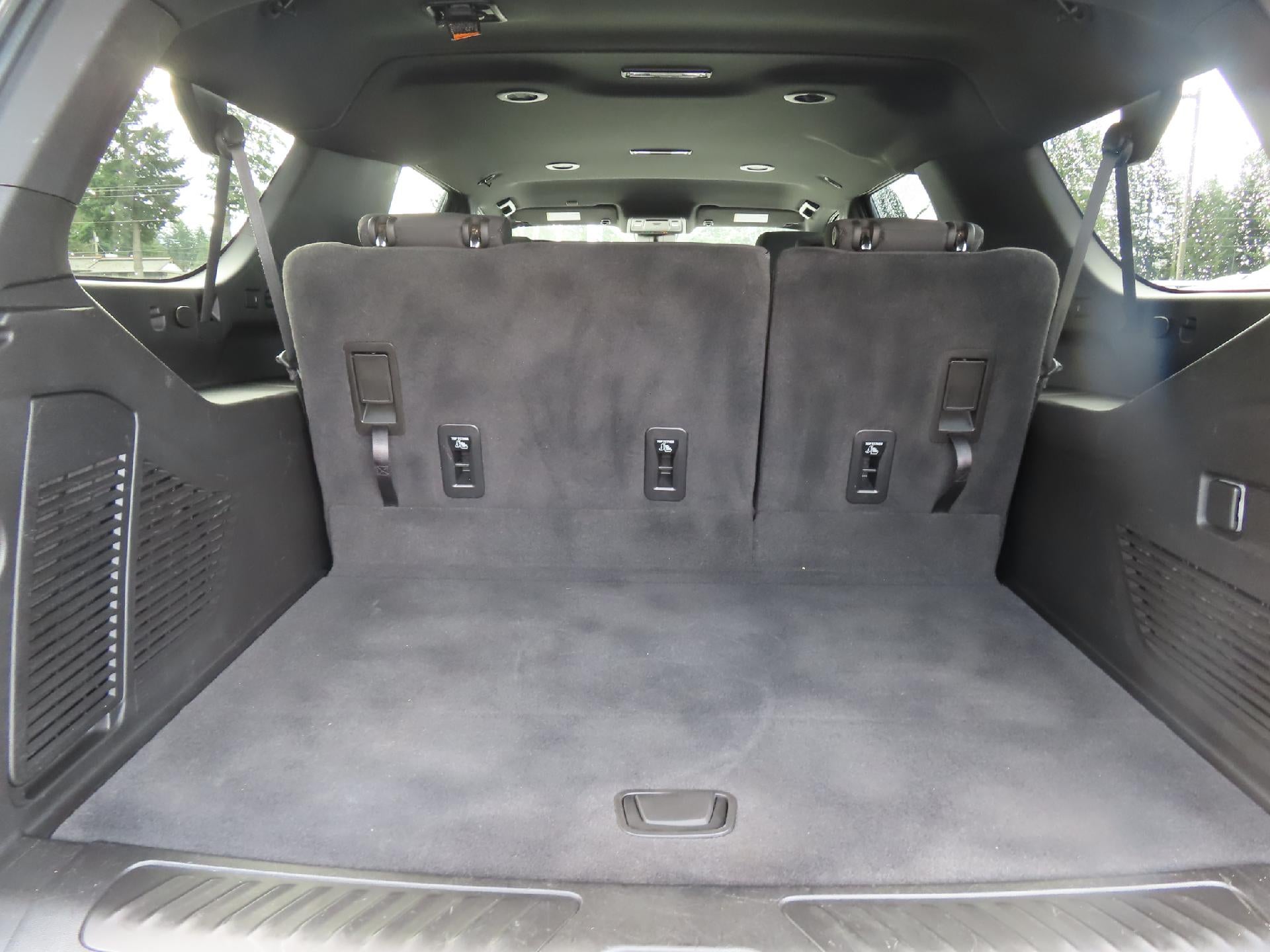 2023 Chevrolet Suburban LS