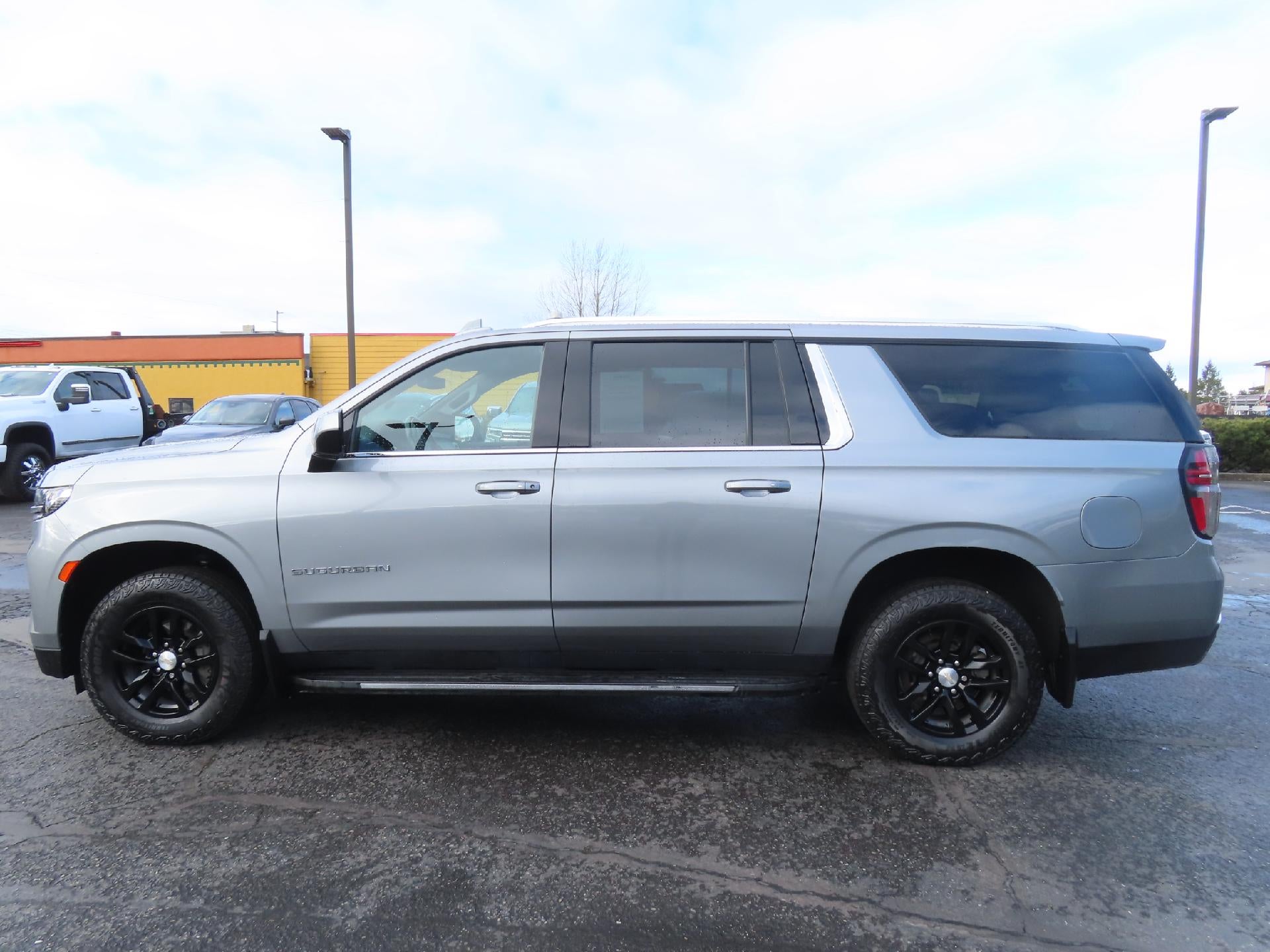2023 Chevrolet Suburban LS