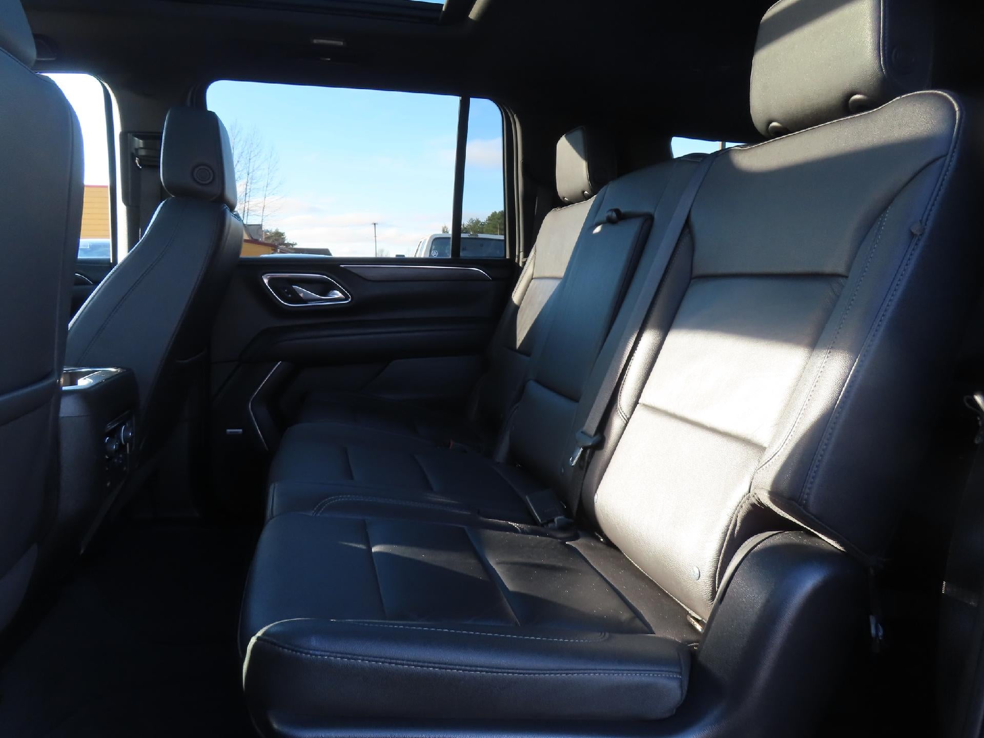 2023 Chevrolet Suburban LT