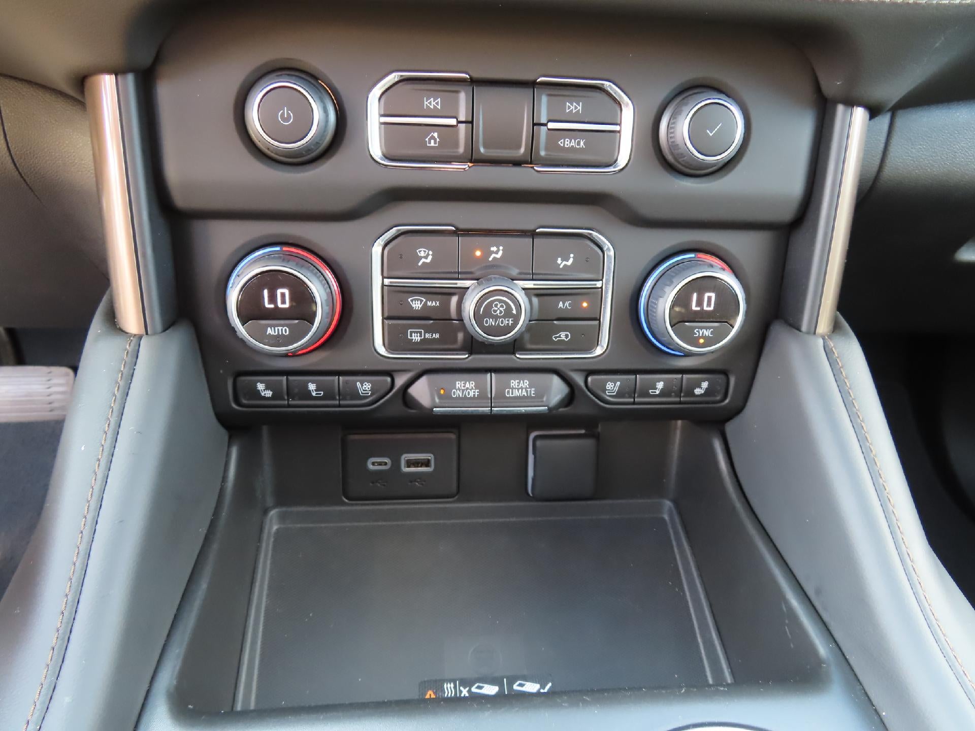 2023 Chevrolet Suburban High Country