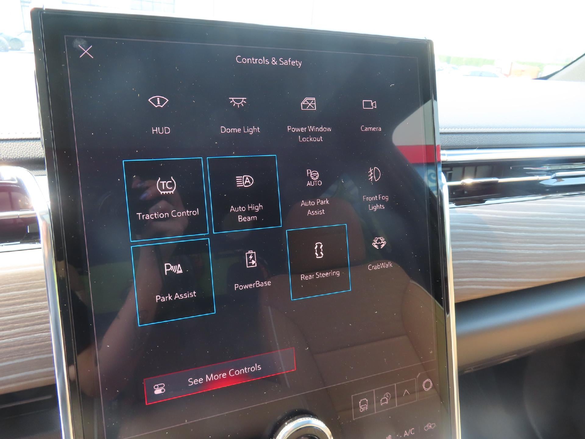 2025 GMC Sierra EV Denali - Photo 28