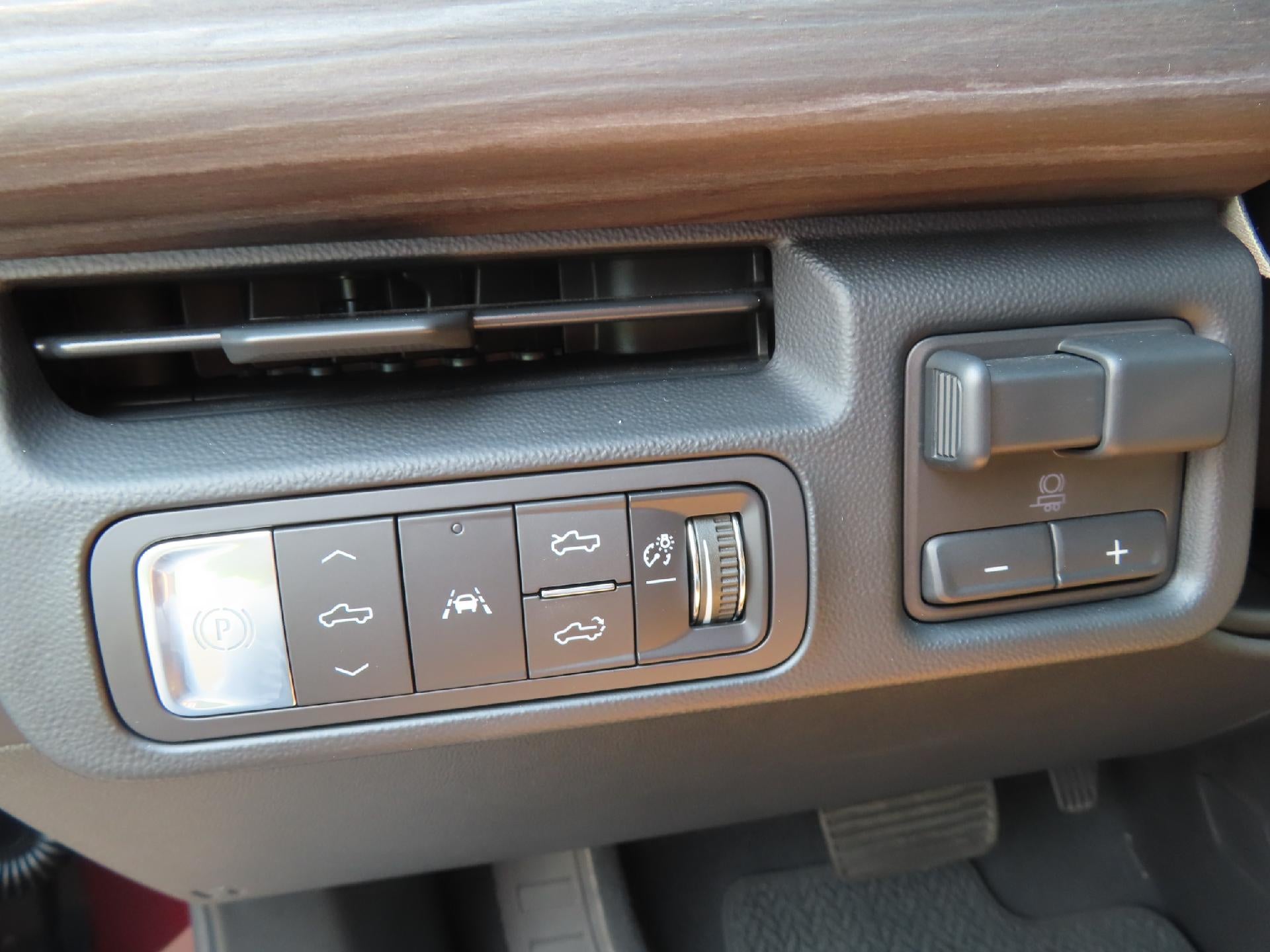 2025 GMC Sierra EV Denali - Photo 35