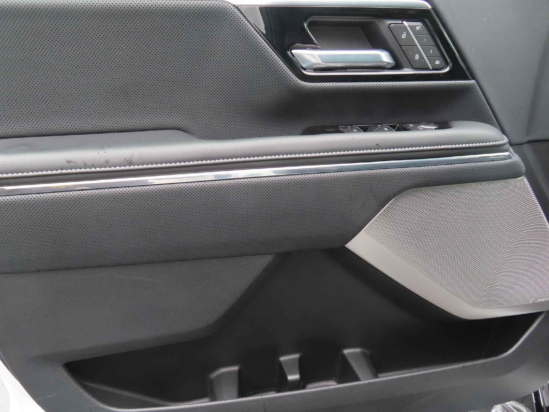 2025 GMC Sierra EV Denali - Photo 10