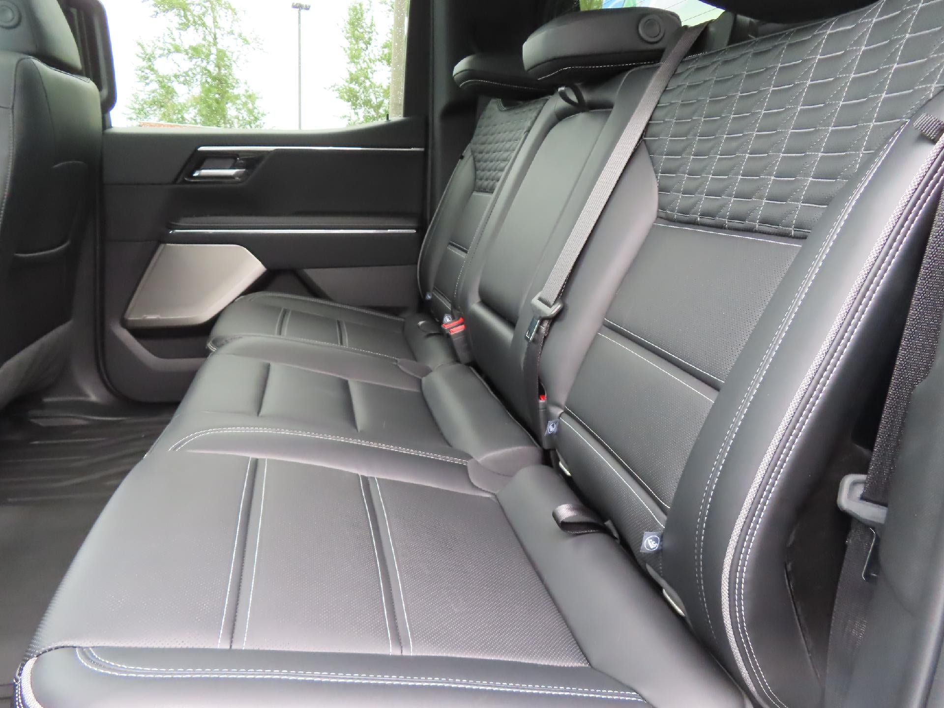 2025 GMC Sierra EV Denali - Photo 37