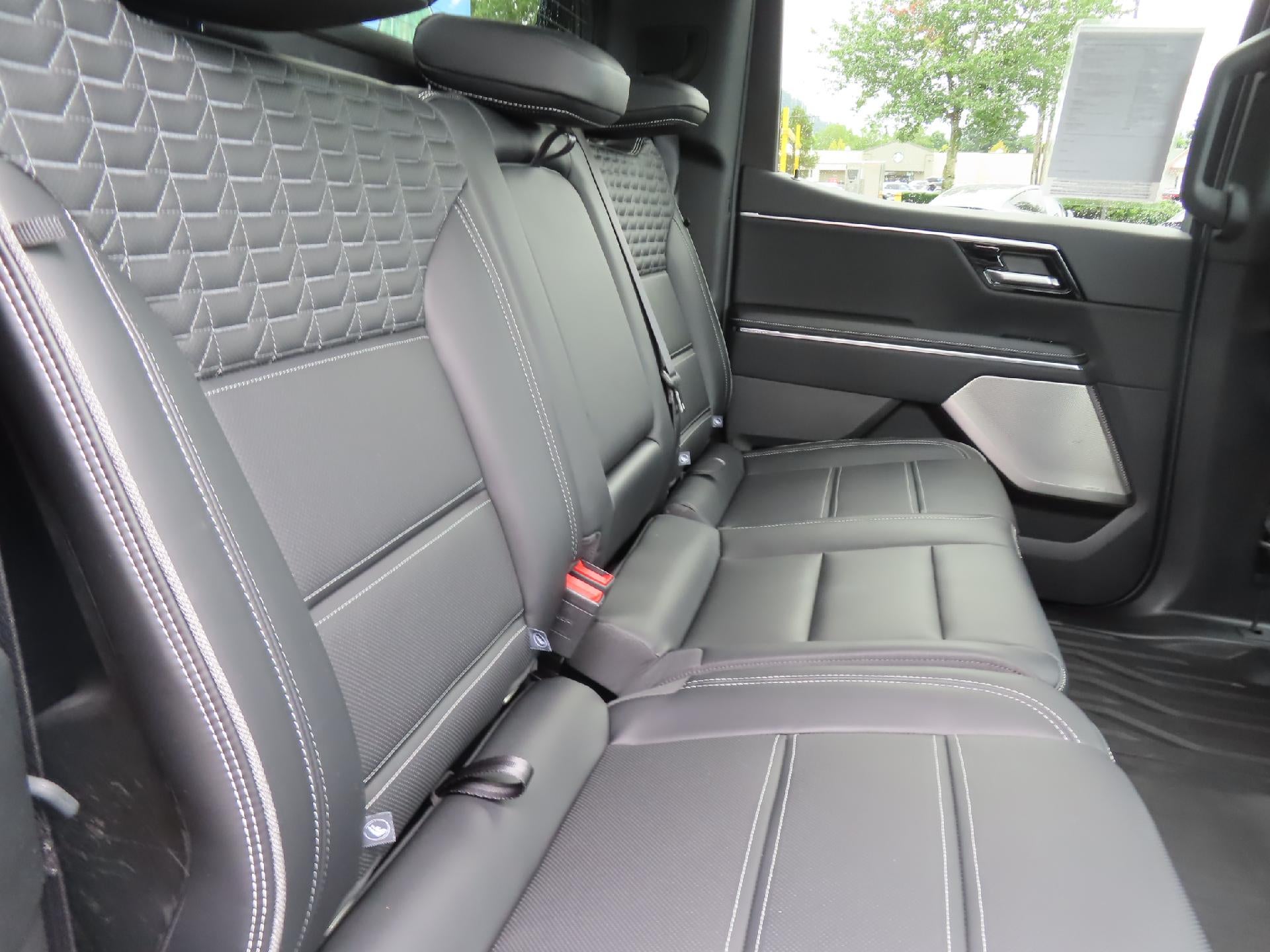 2025 GMC Sierra EV Denali - Photo 38