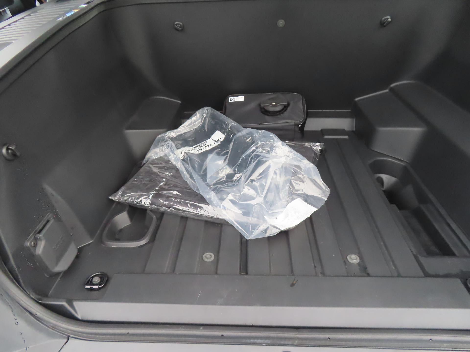 2025 GMC Sierra EV Denali - Photo 43