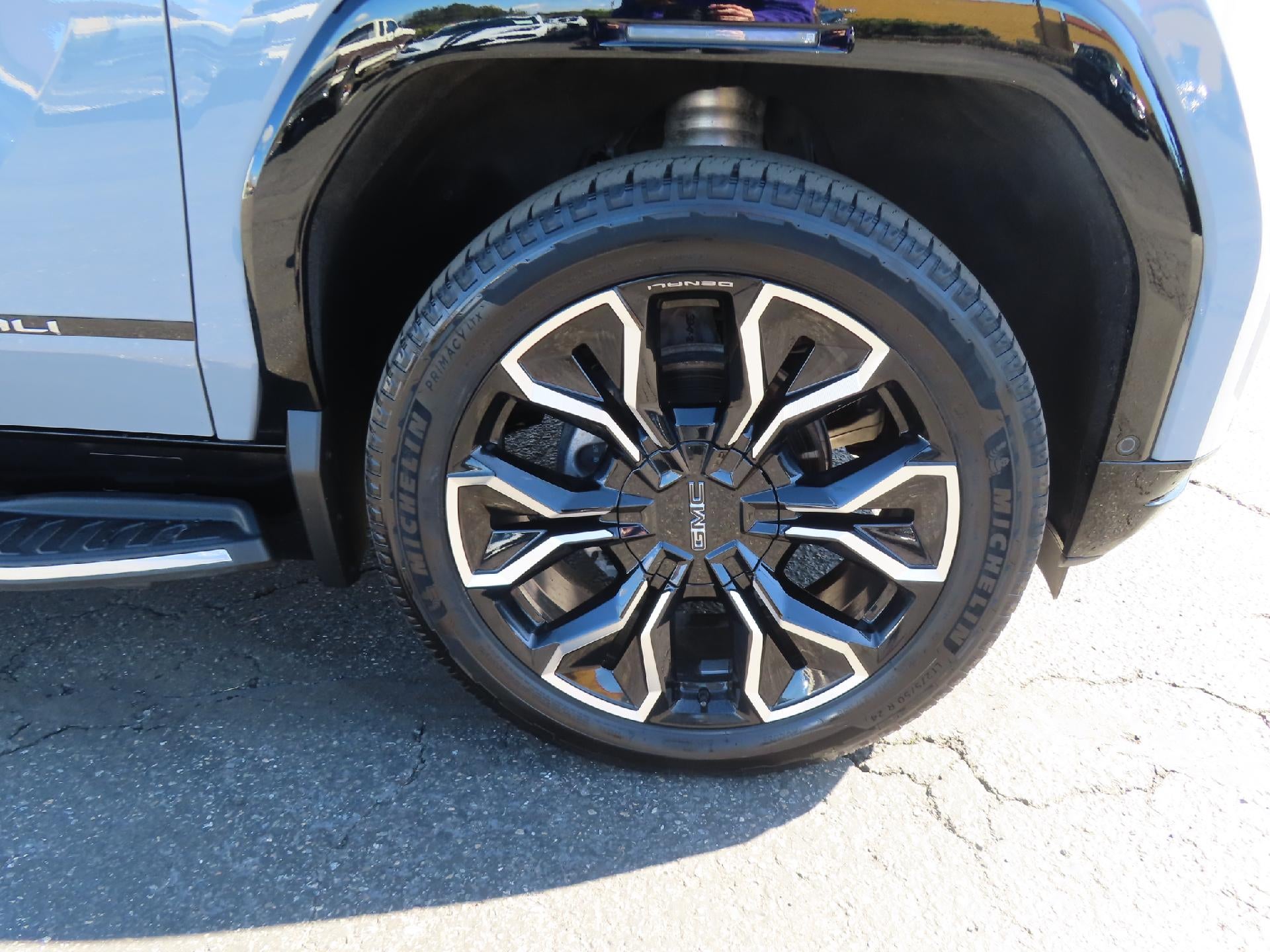 2025 GMC Sierra EV Denali