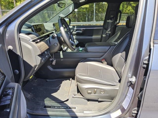 2025 GMC Sierra Denali Extended Range Crew Cab e4WD's photo