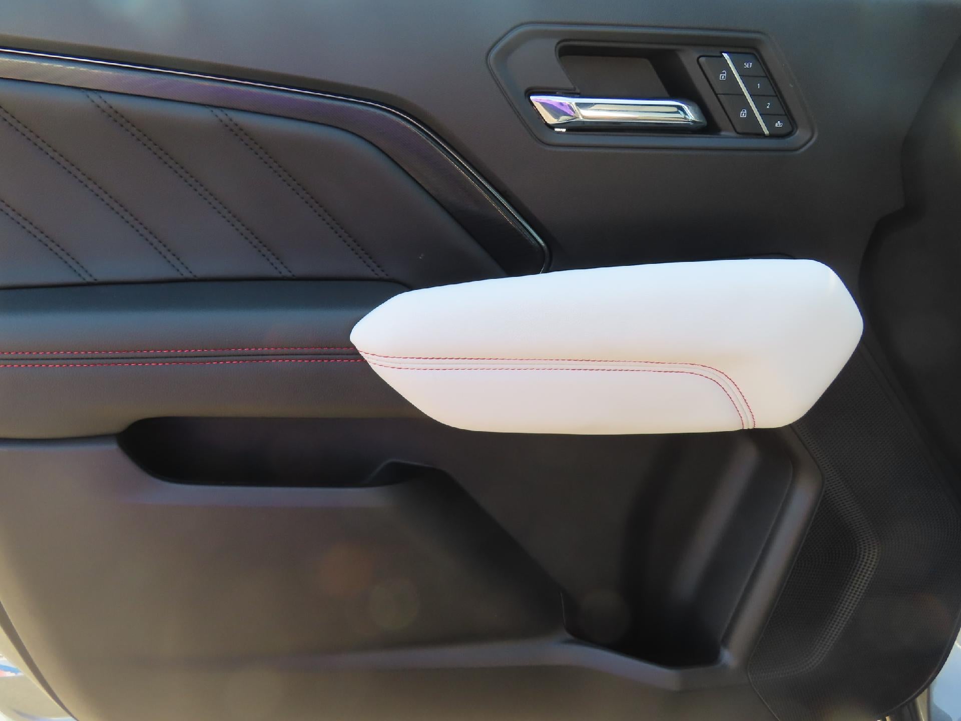 2023 GMC Canyon AT4X