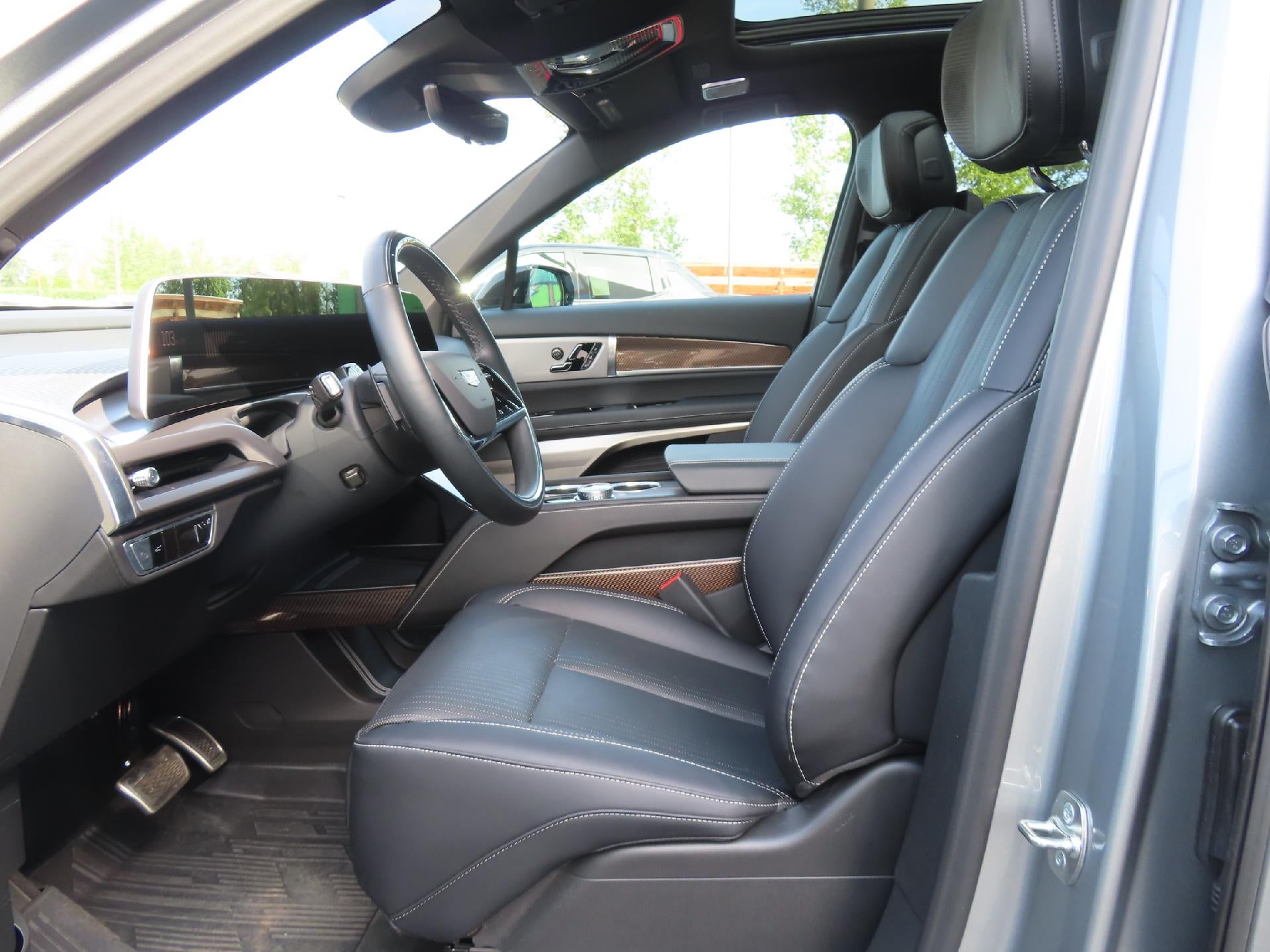2026 Cadillac VISTIQ Sport - Photo 11