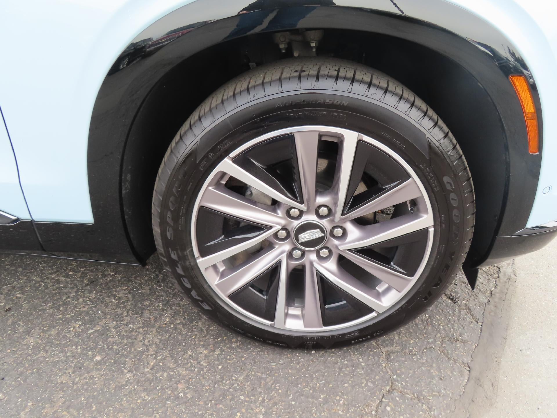 2026 Cadillac VISTIQ Sport