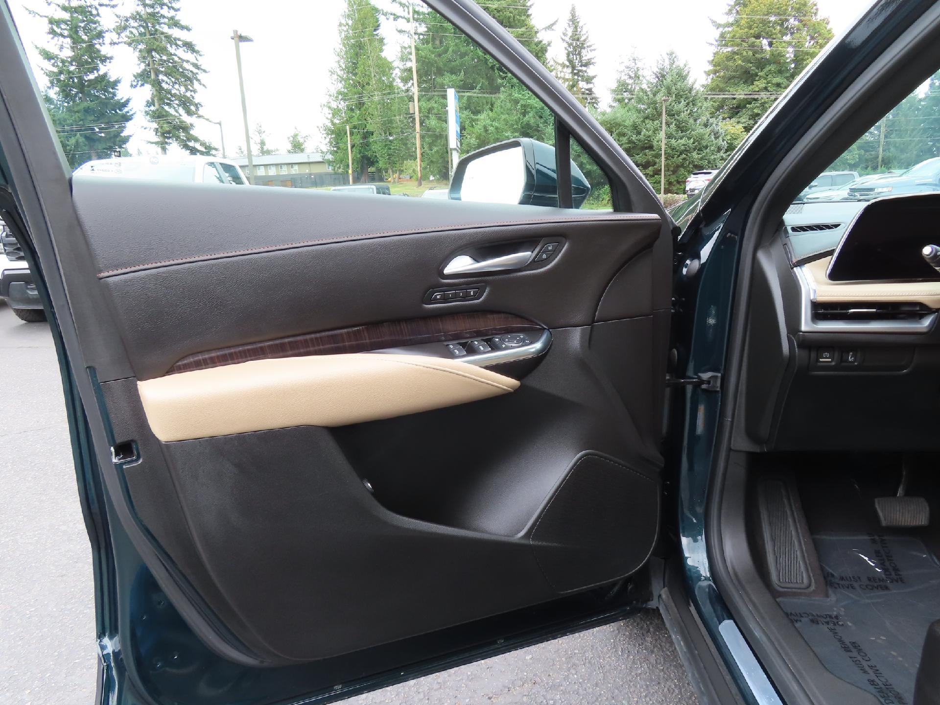 2024 Cadillac XT4 Premium Luxury