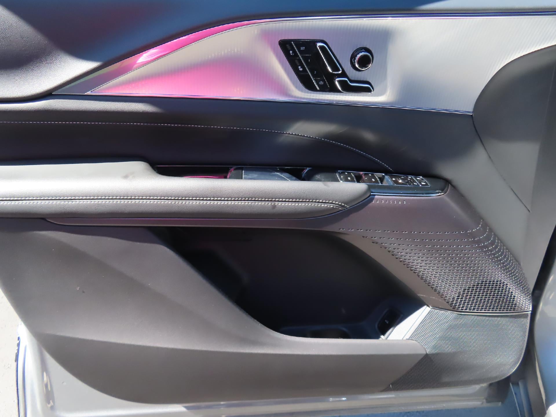 2024 Cadillac LYRIQ Tech