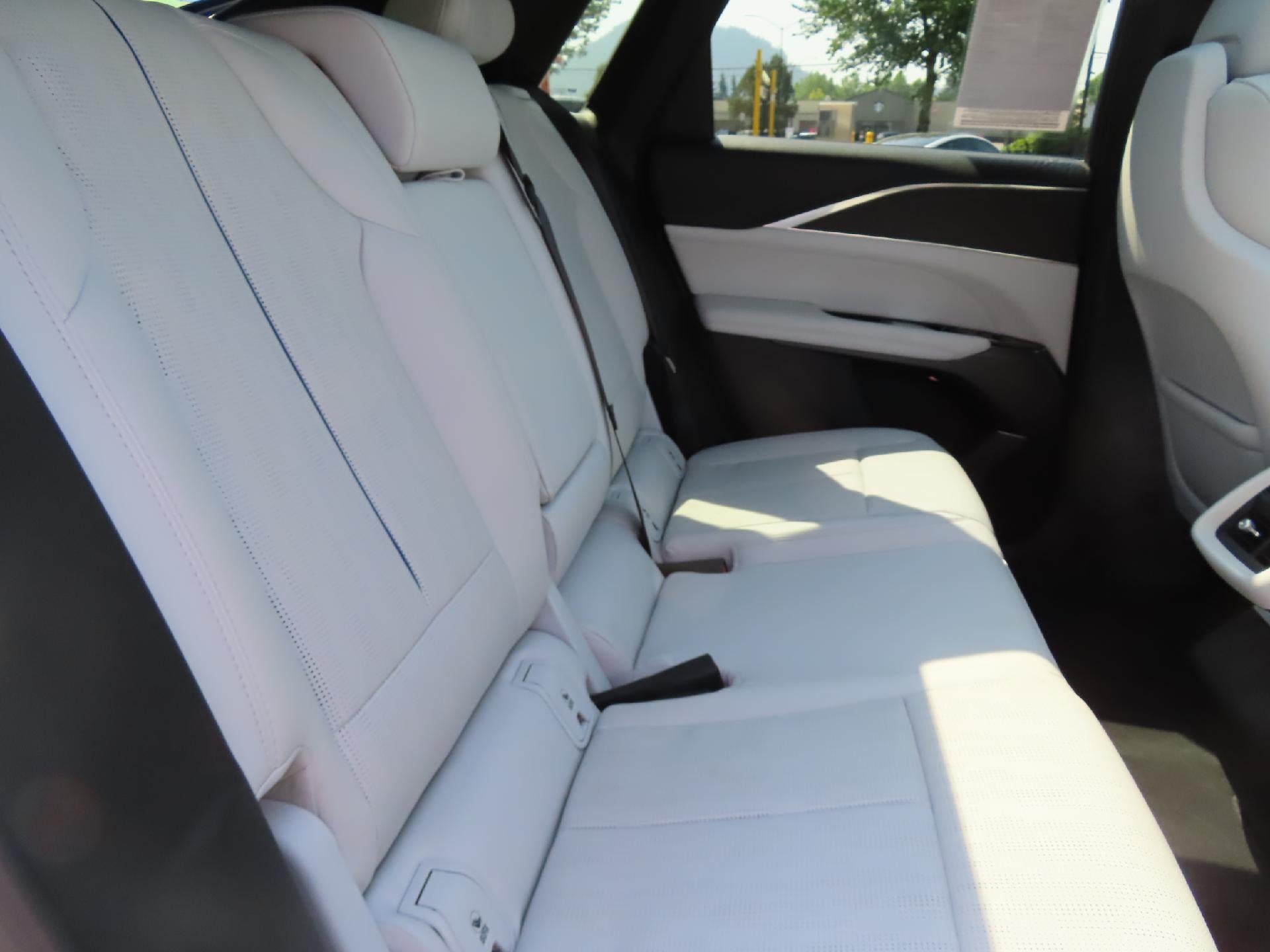 2024 Cadillac LYRIQ Luxury 1 - Photo 40