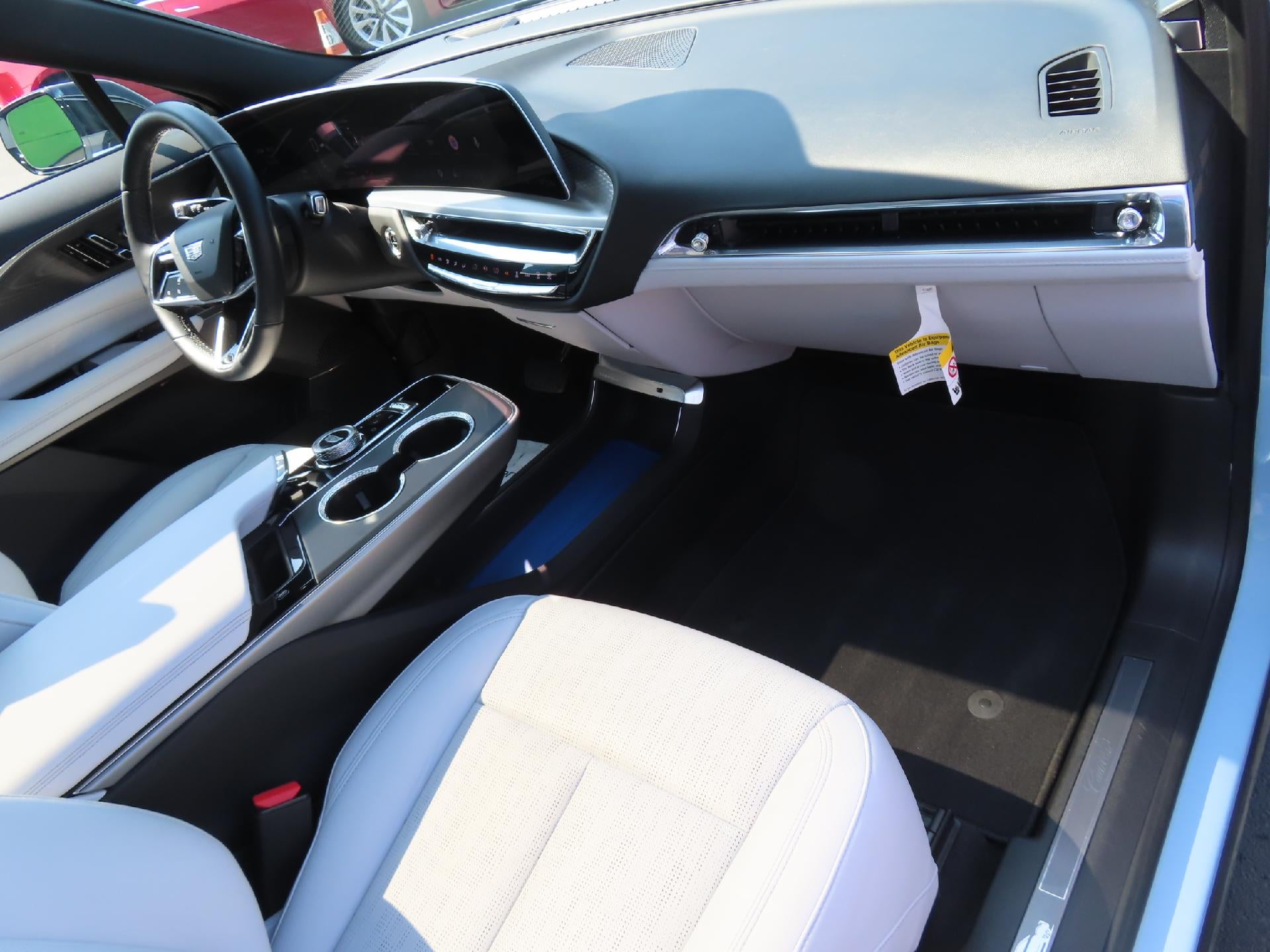 2024 Cadillac LYRIQ Luxury 1 - Photo 44