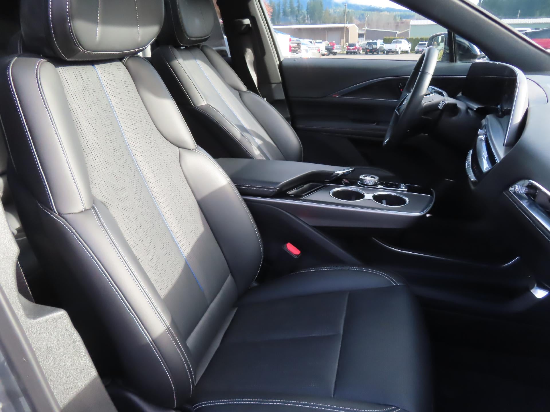 2024 Cadillac LYRIQ Luxury