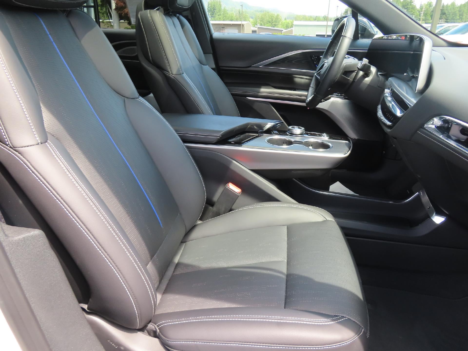 2025 Cadillac LYRIQ Luxury