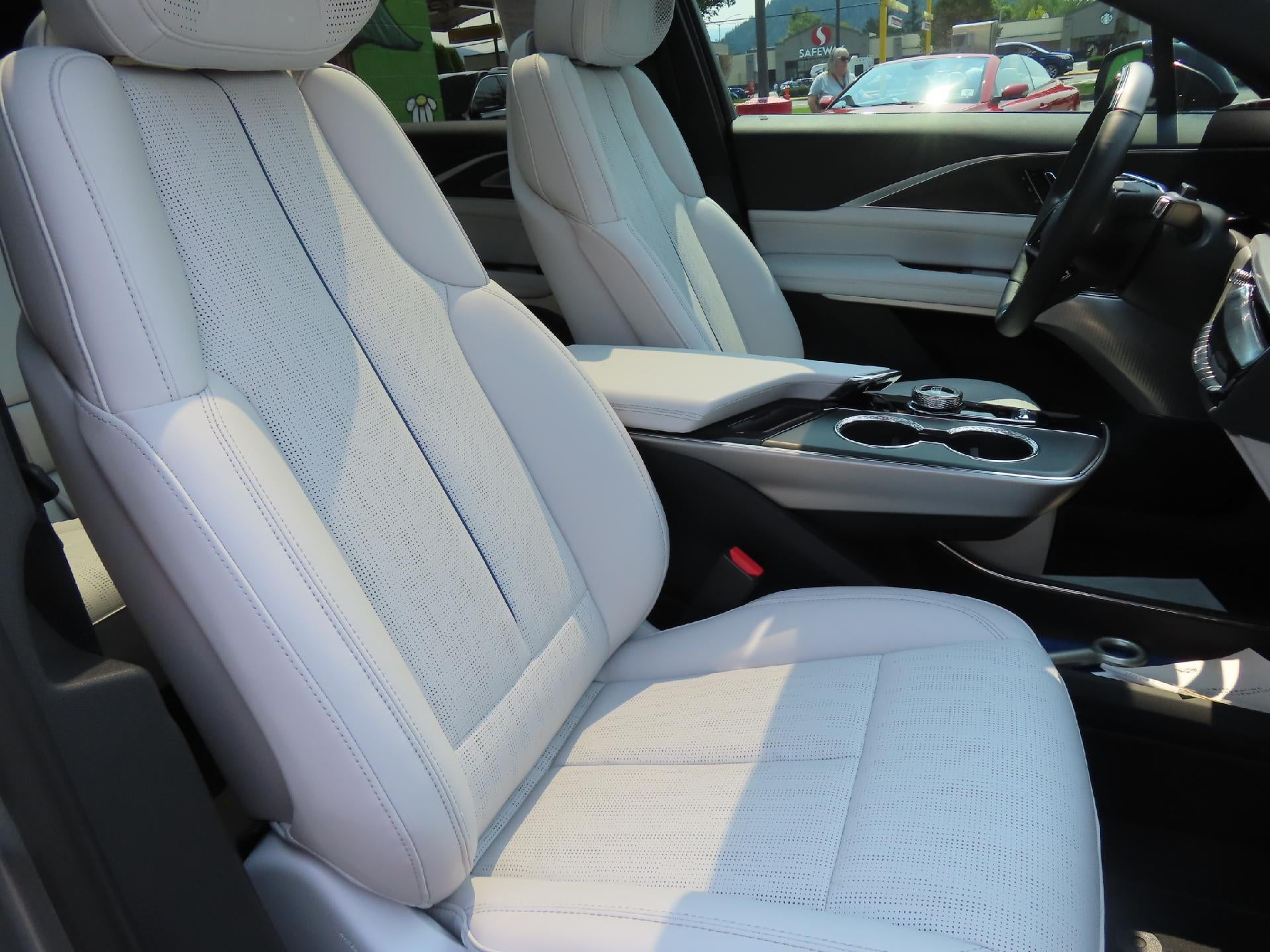 2025 Cadillac LYRIQ Luxury