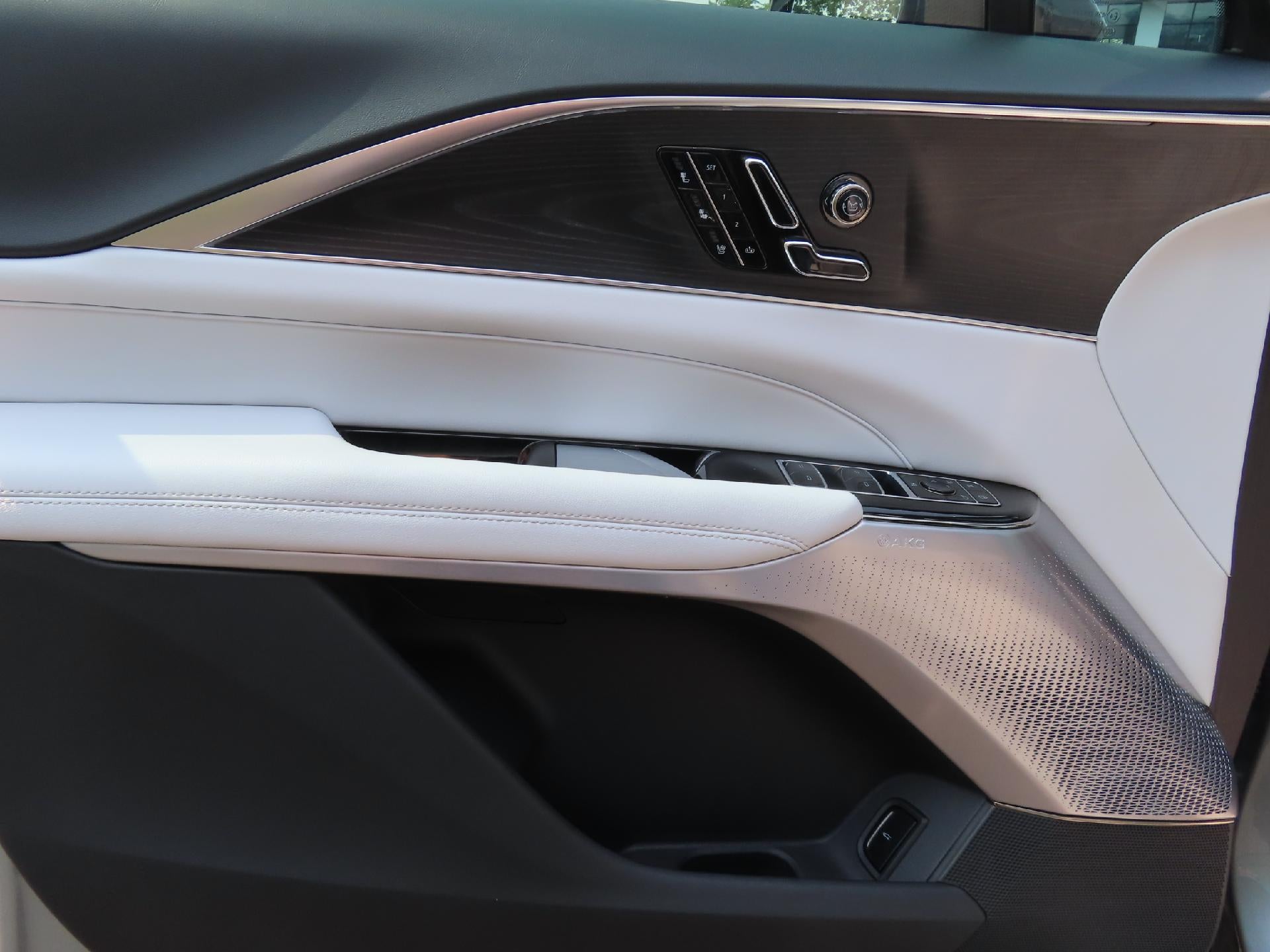 2025 Cadillac LYRIQ Luxury