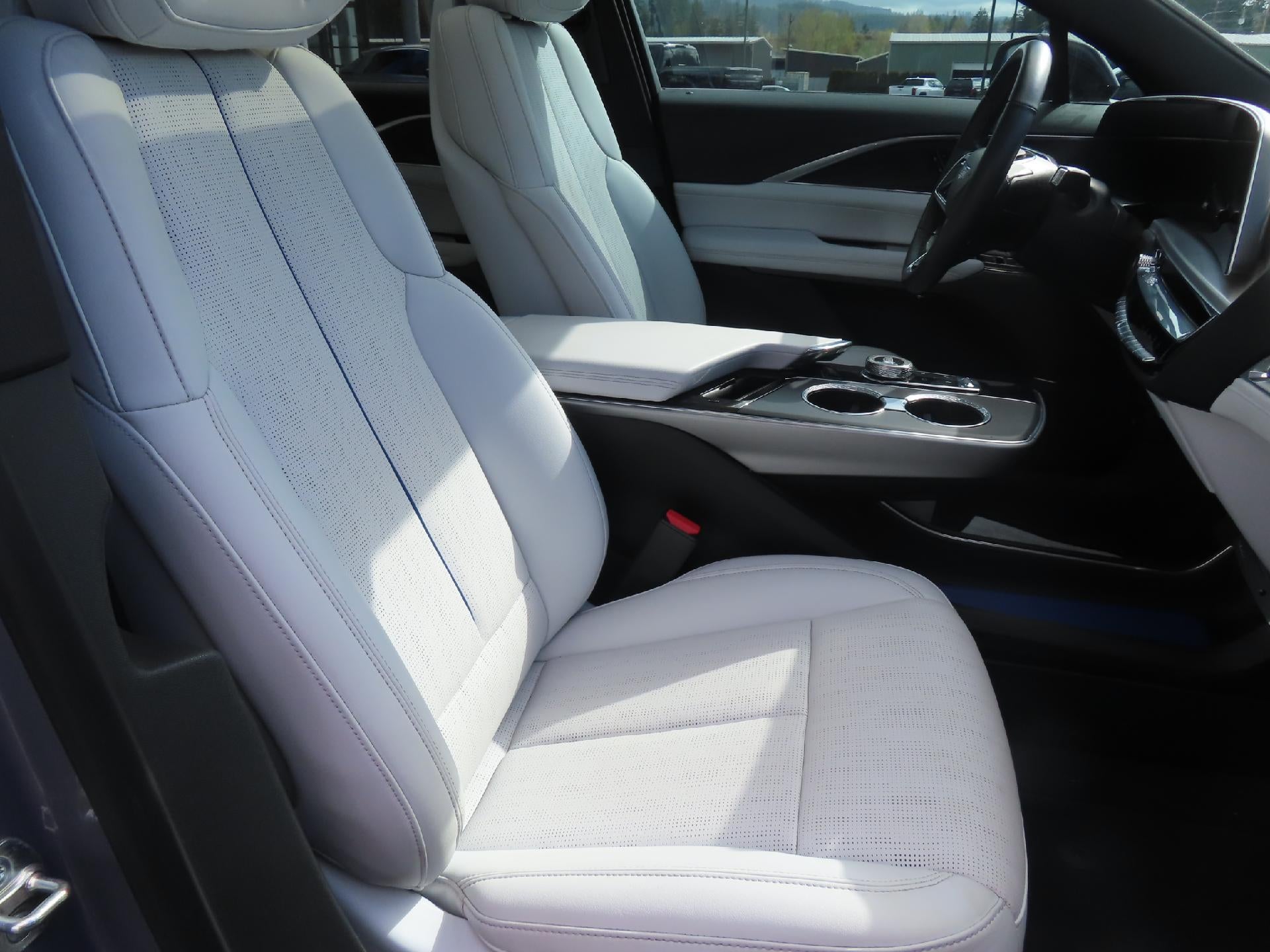 2024 Cadillac LYRIQ Sport