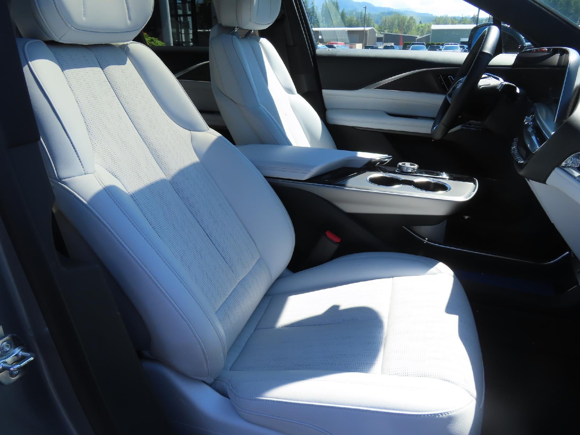 2024 Cadillac LYRIQ Sport