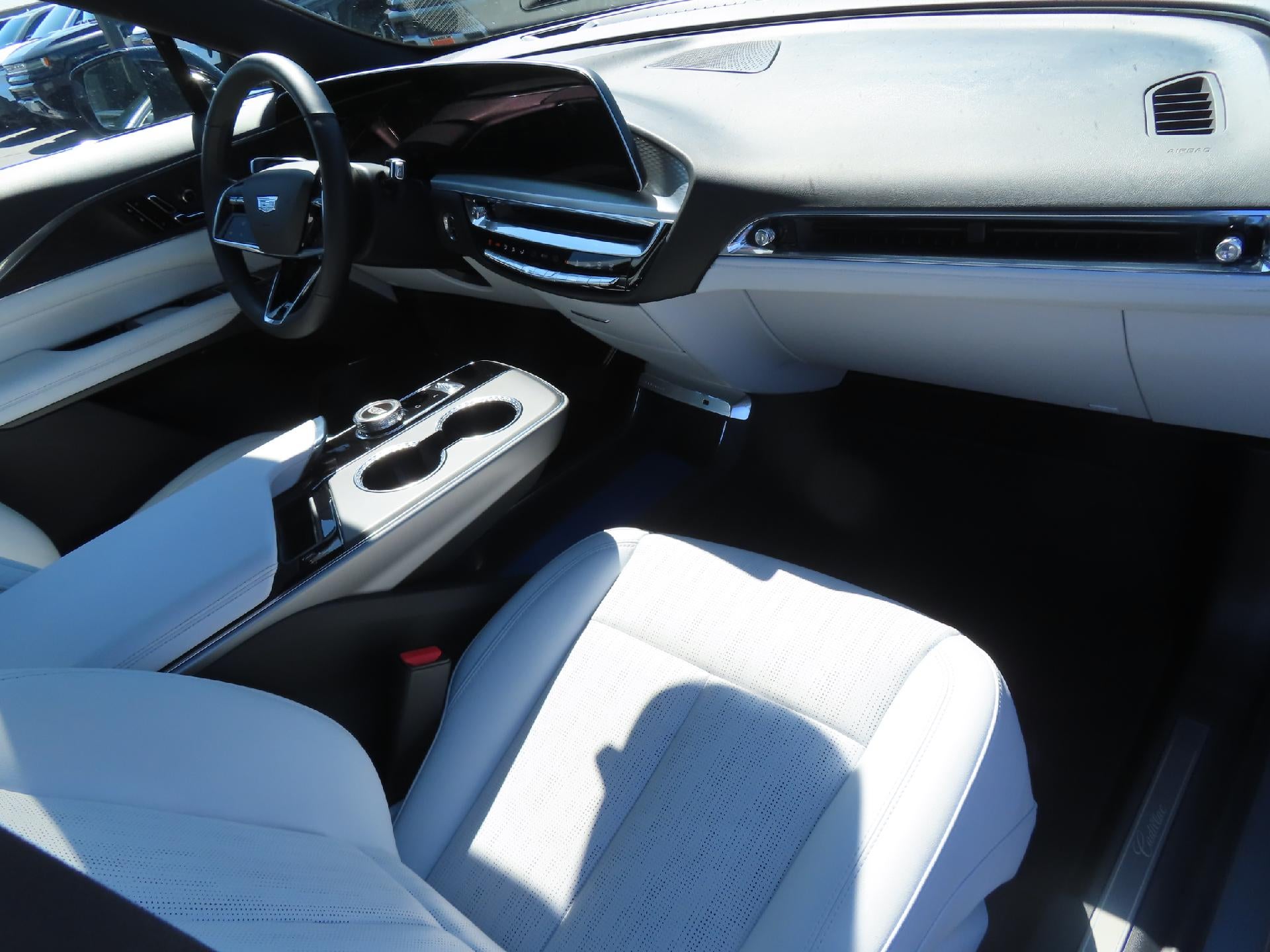 2024 Cadillac LYRIQ Sport