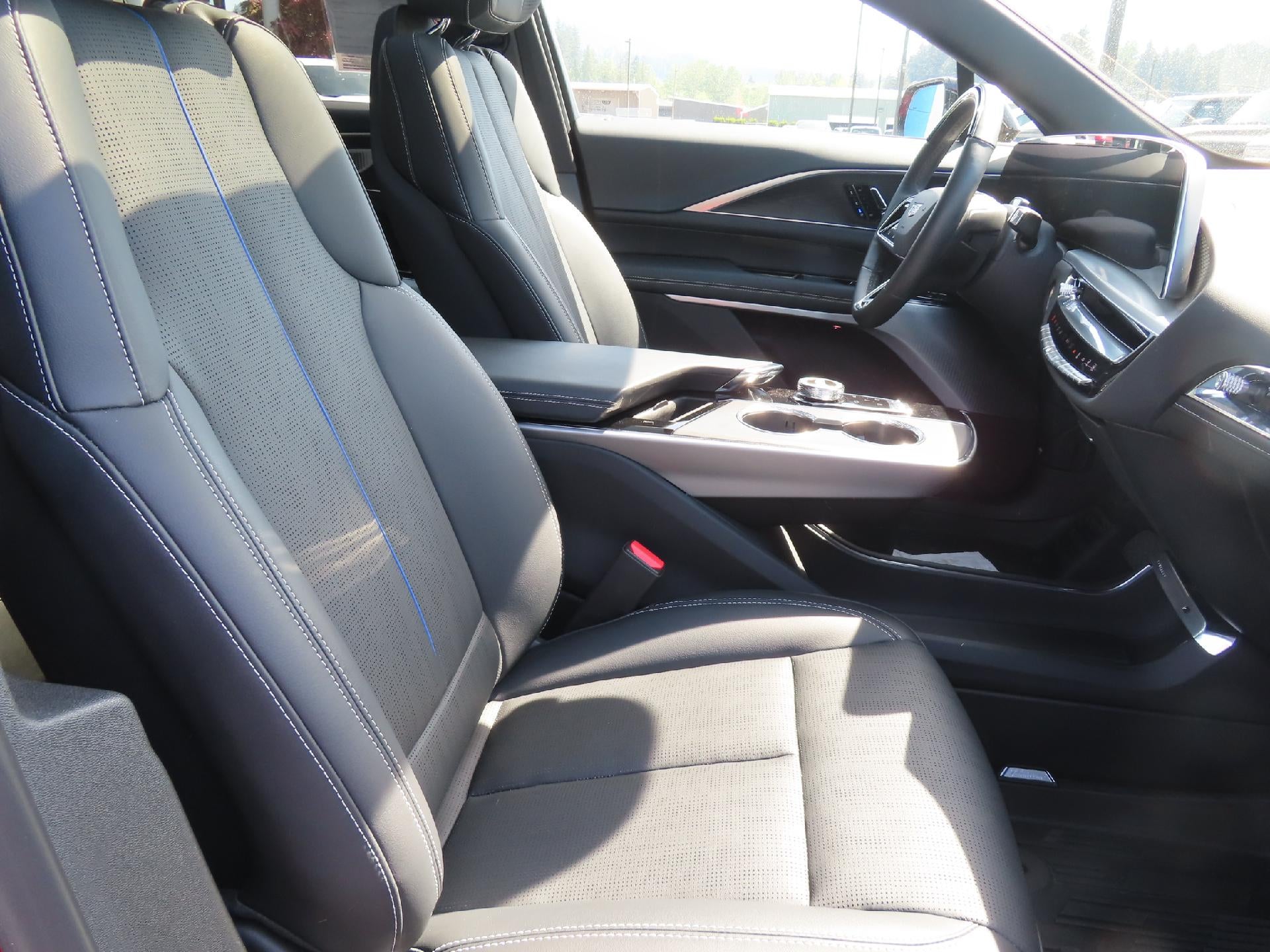 2025 Cadillac LYRIQ Luxury