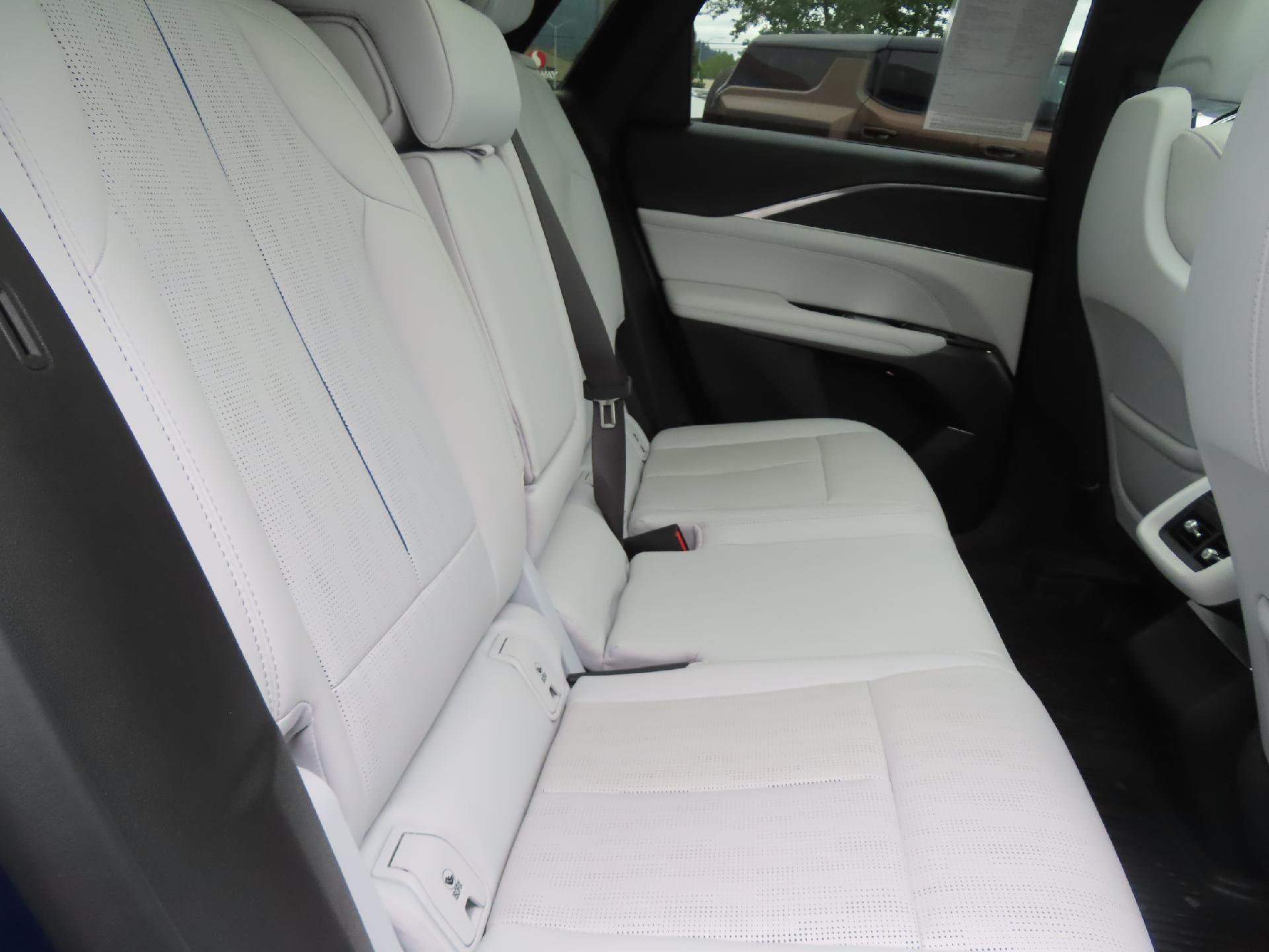 2024 Cadillac LYRIQ Sport