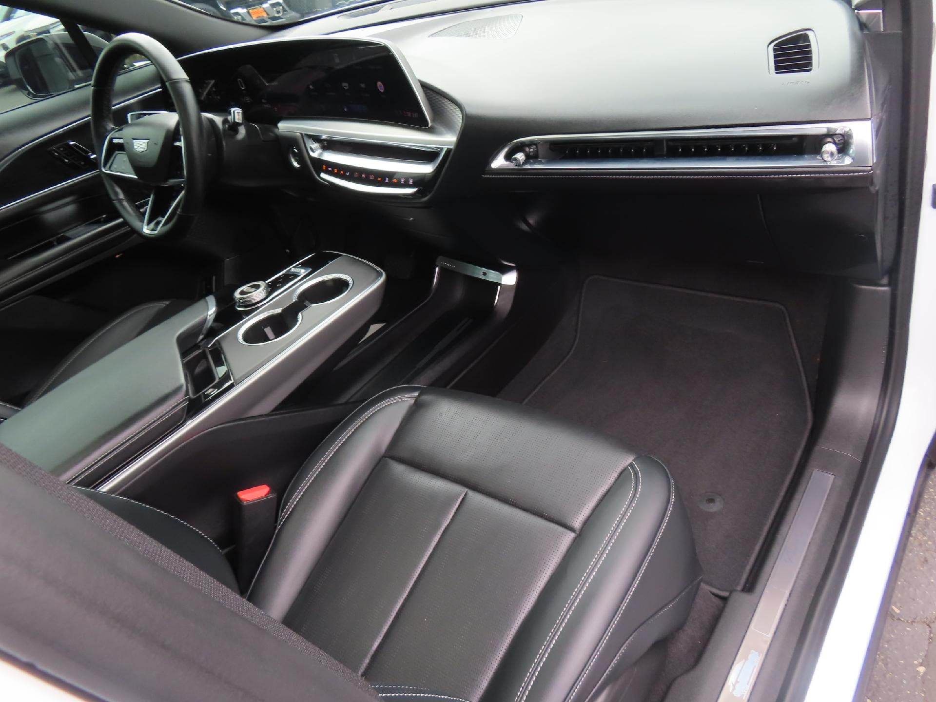 2024 Cadillac LYRIQ Sport