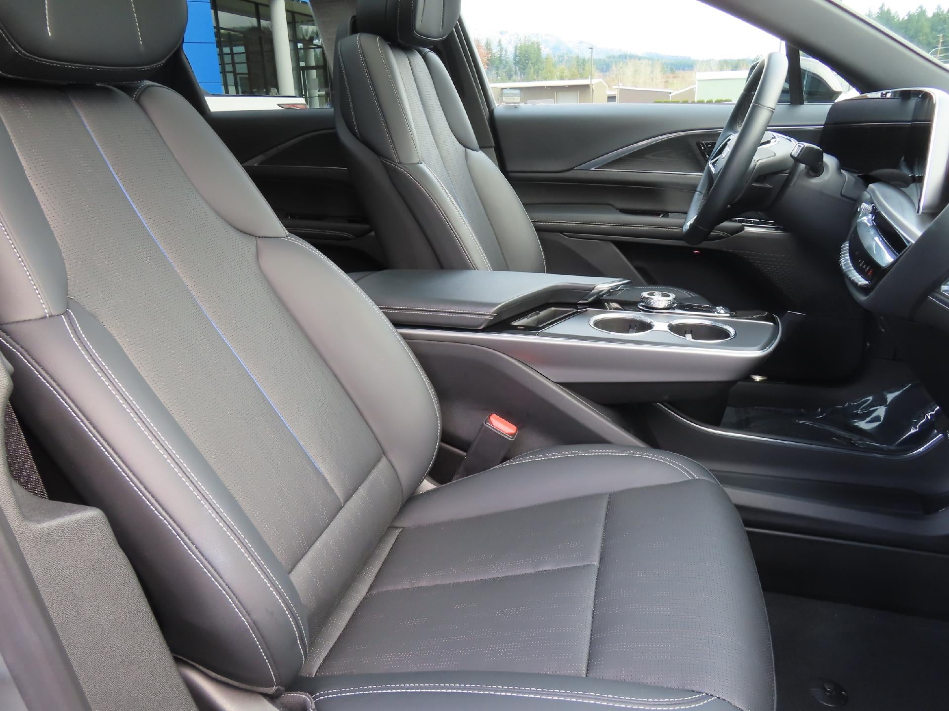 2024 Cadillac LYRIQ Sport