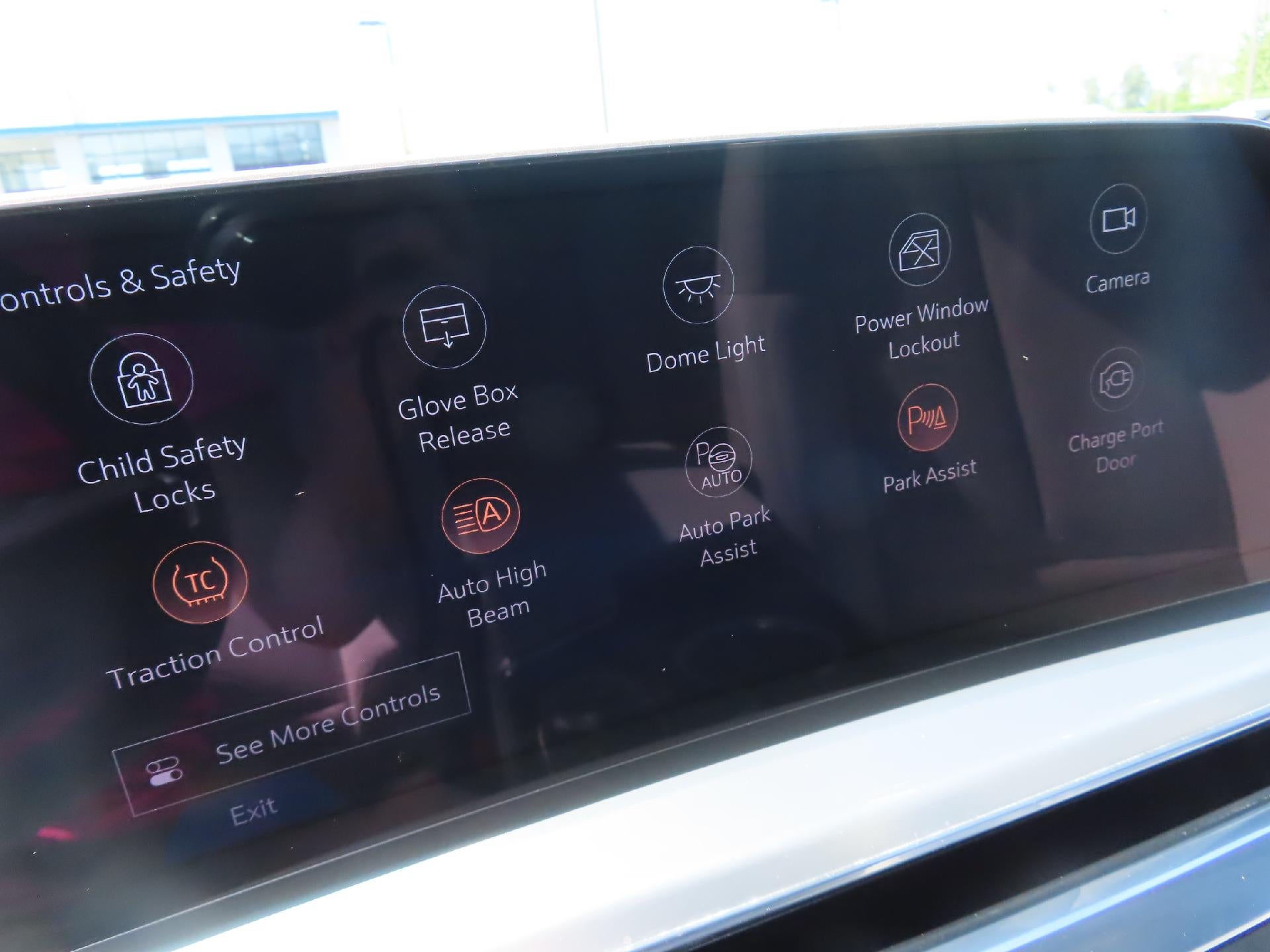2025 Cadillac LYRIQ Sport