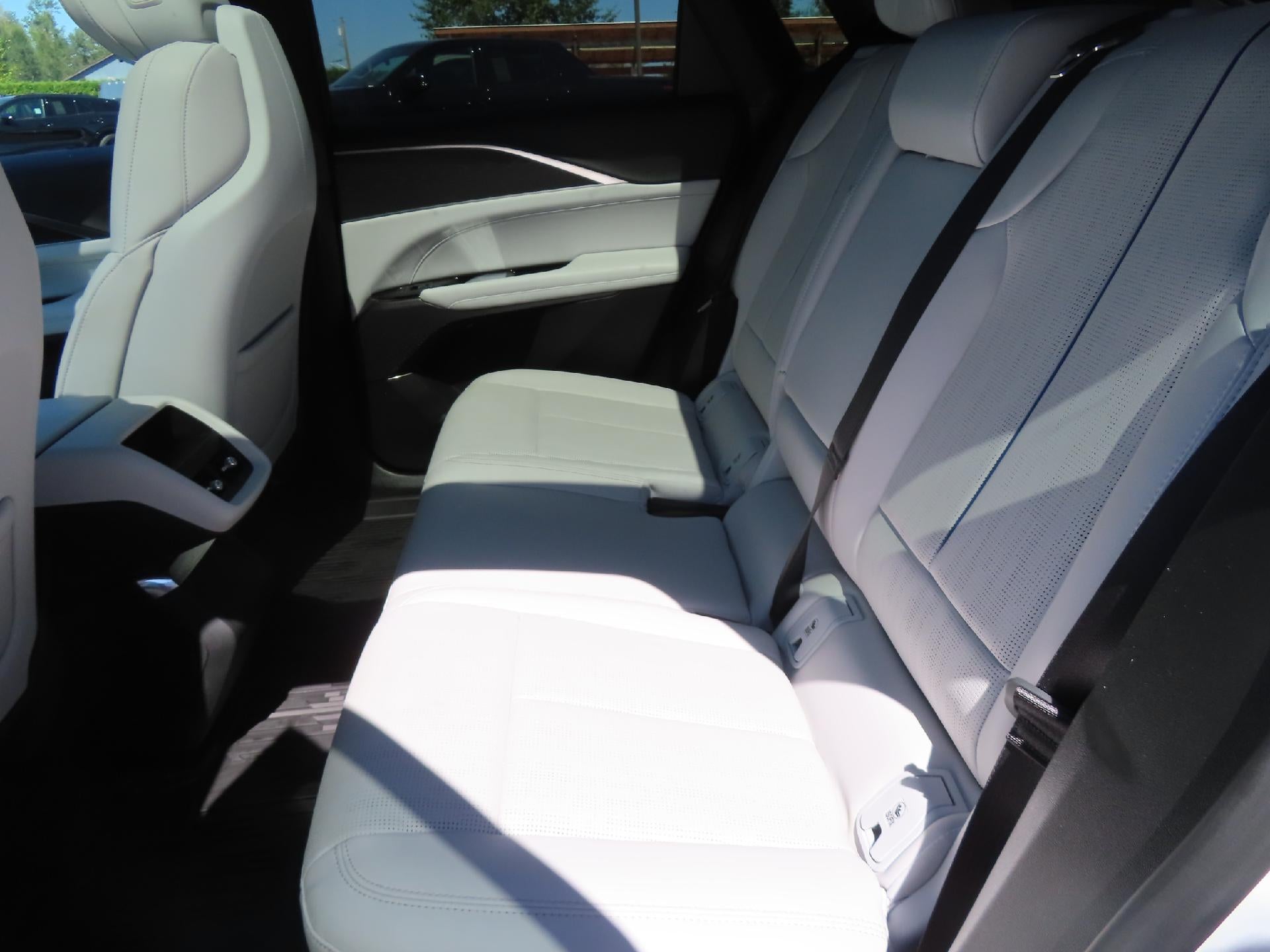 2025 Cadillac LYRIQ Sport